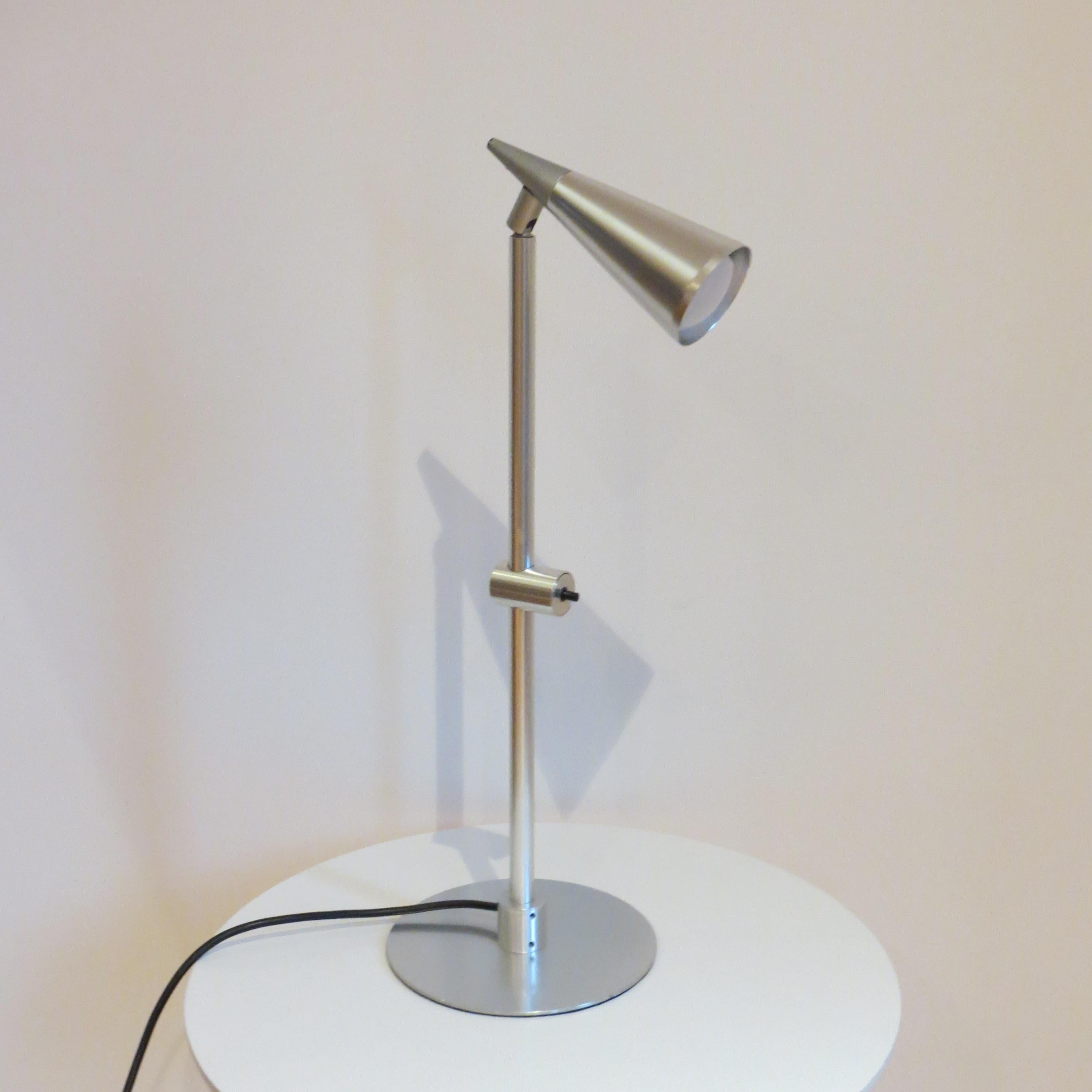 Raro prototipo de lámpara de escritorio de aluminio moderna de mediados de siglo de Peter Nelson Años 60 en venta 7
