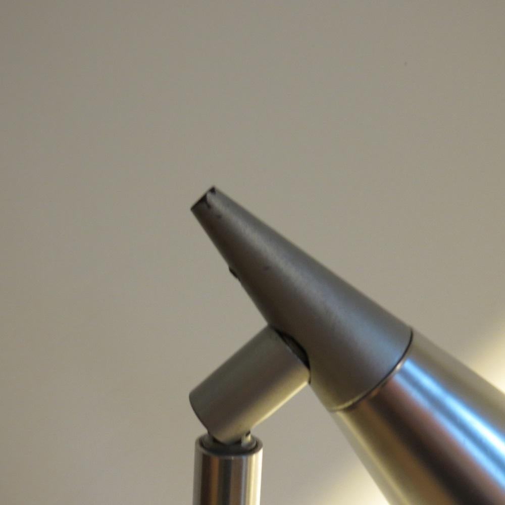 Raro prototipo de lámpara de escritorio de aluminio moderna de mediados de siglo de Peter Nelson Años 60 Hecho a máquina en venta