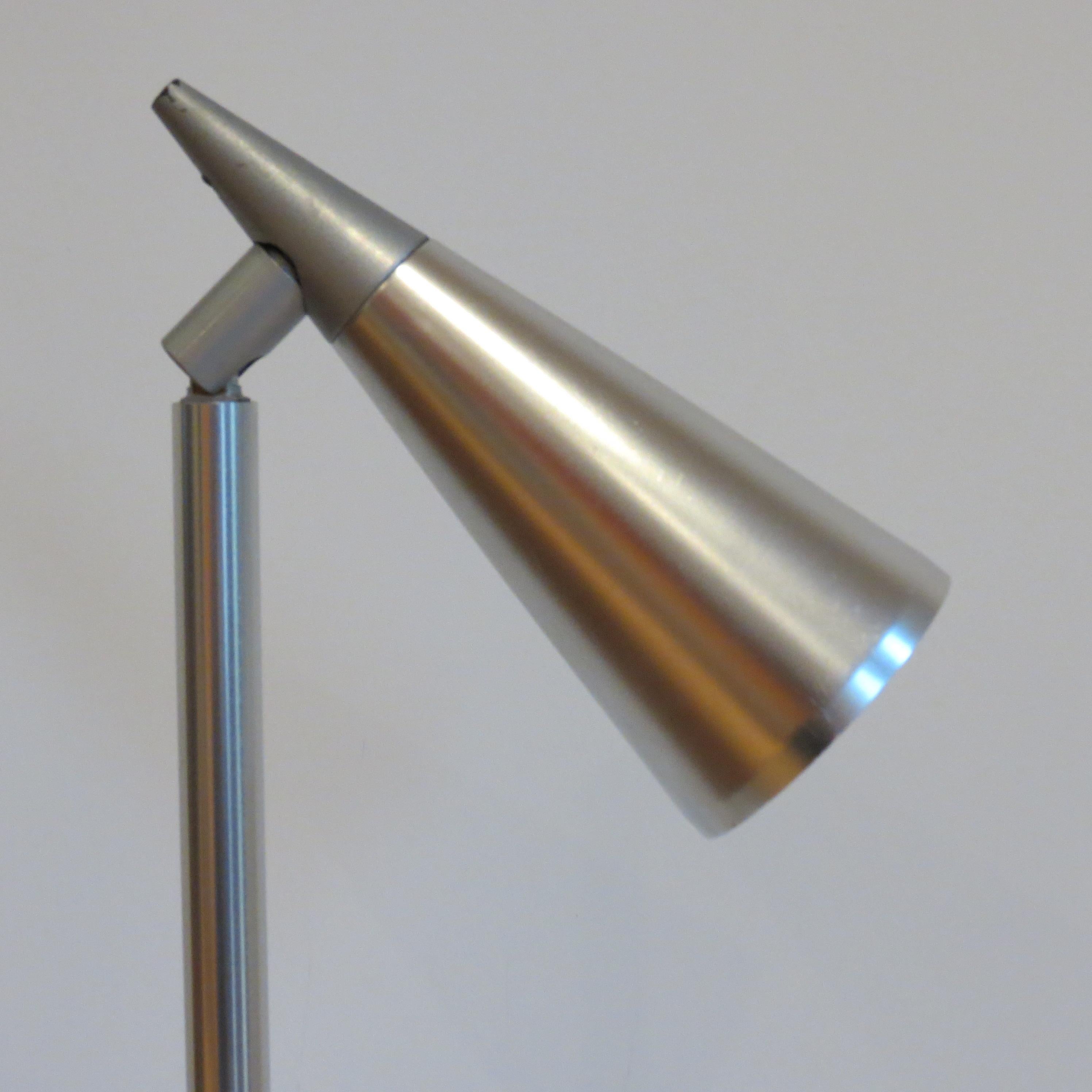 Raro prototipo de lámpara de escritorio de aluminio moderna de mediados de siglo de Peter Nelson Años 60 en venta 1