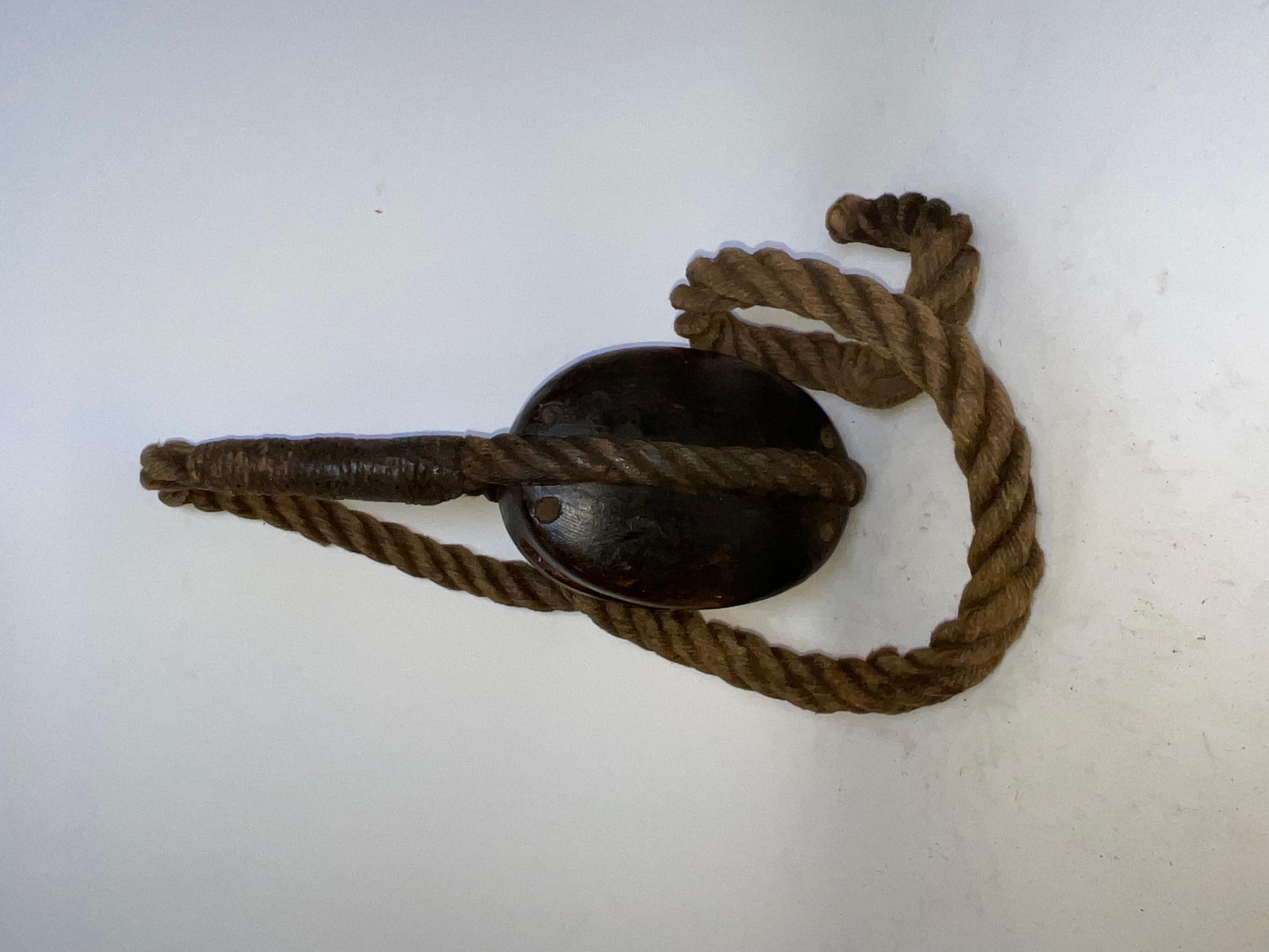 Rare bloc de poulie provenant de l'USS Constitution en vente 4