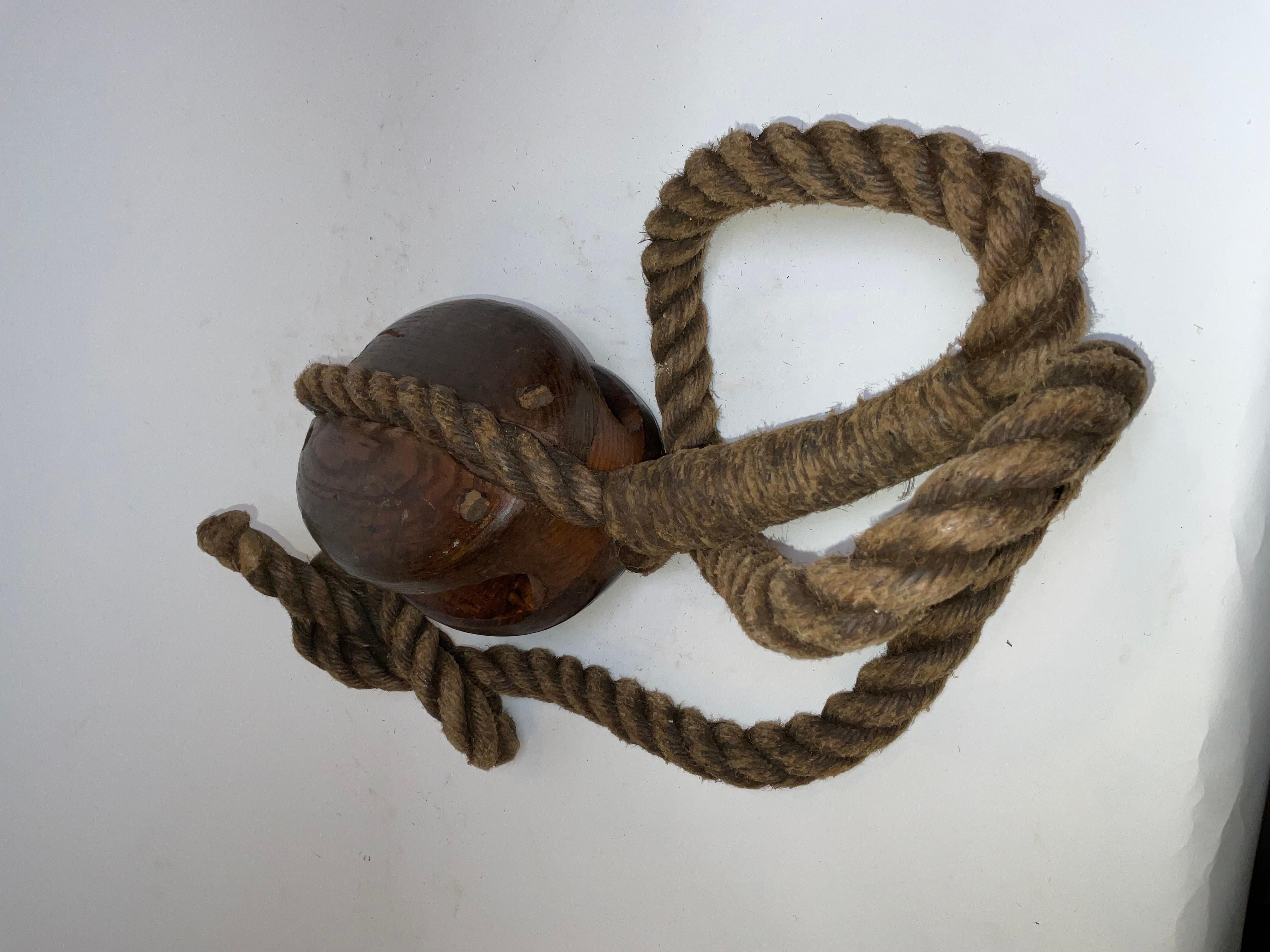 Rare bloc de poulie provenant de l'USS Constitution en vente 2