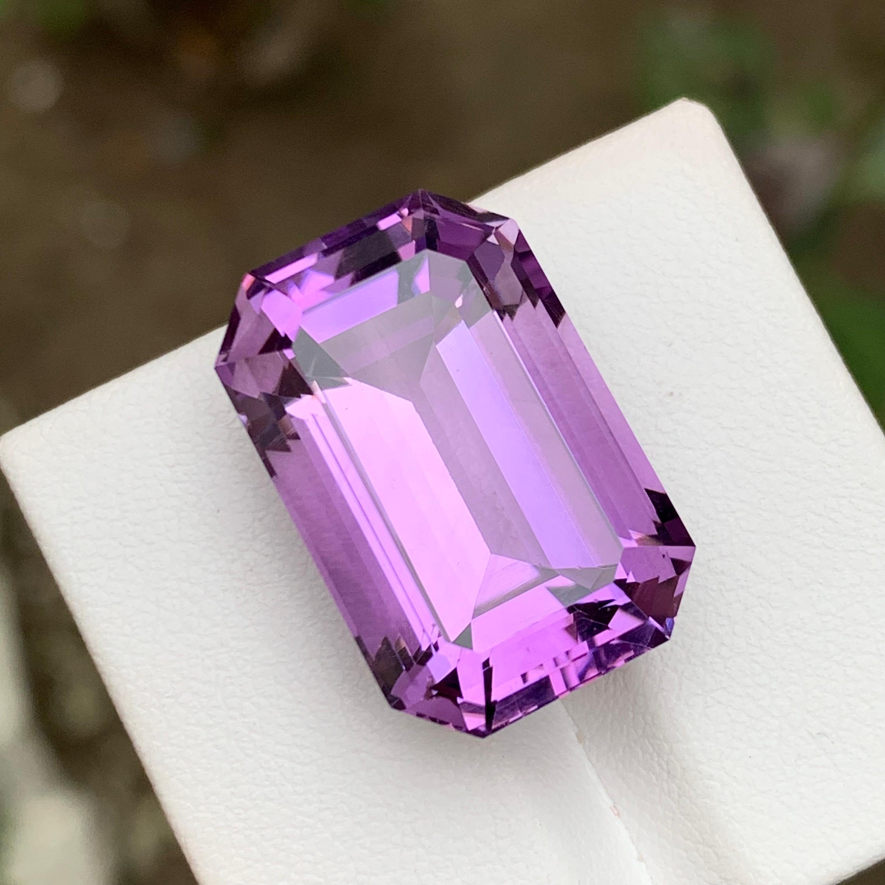 Rare Purple Natural Amethyst Gemstone, 27.30 Ct Emerald Cut for Pendant Jewelry In New Condition For Sale In Peshawar, PK