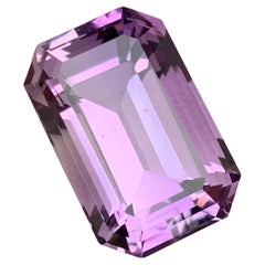 Rare Purple Natural Amethyst Gemstone, 27.85 Ct Emerald Cut pour pendentif de collier