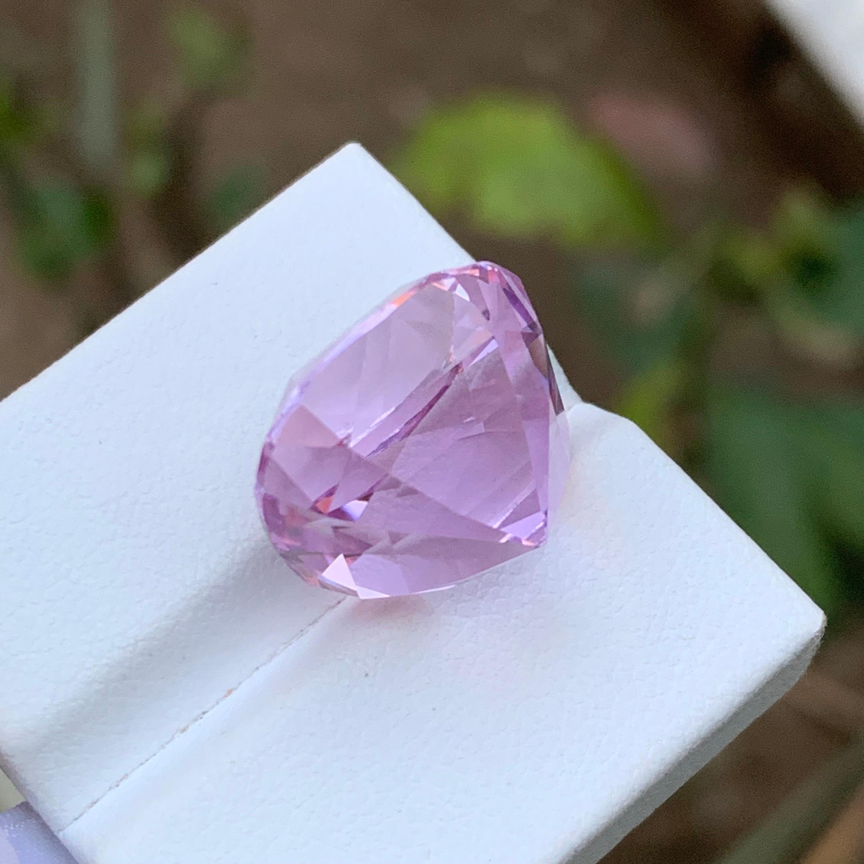 Women's or Men's Rare Purple Pink Kunzite Gemstone, 25.80 Carat Cushion Cut for Necklace Pendant For Sale
