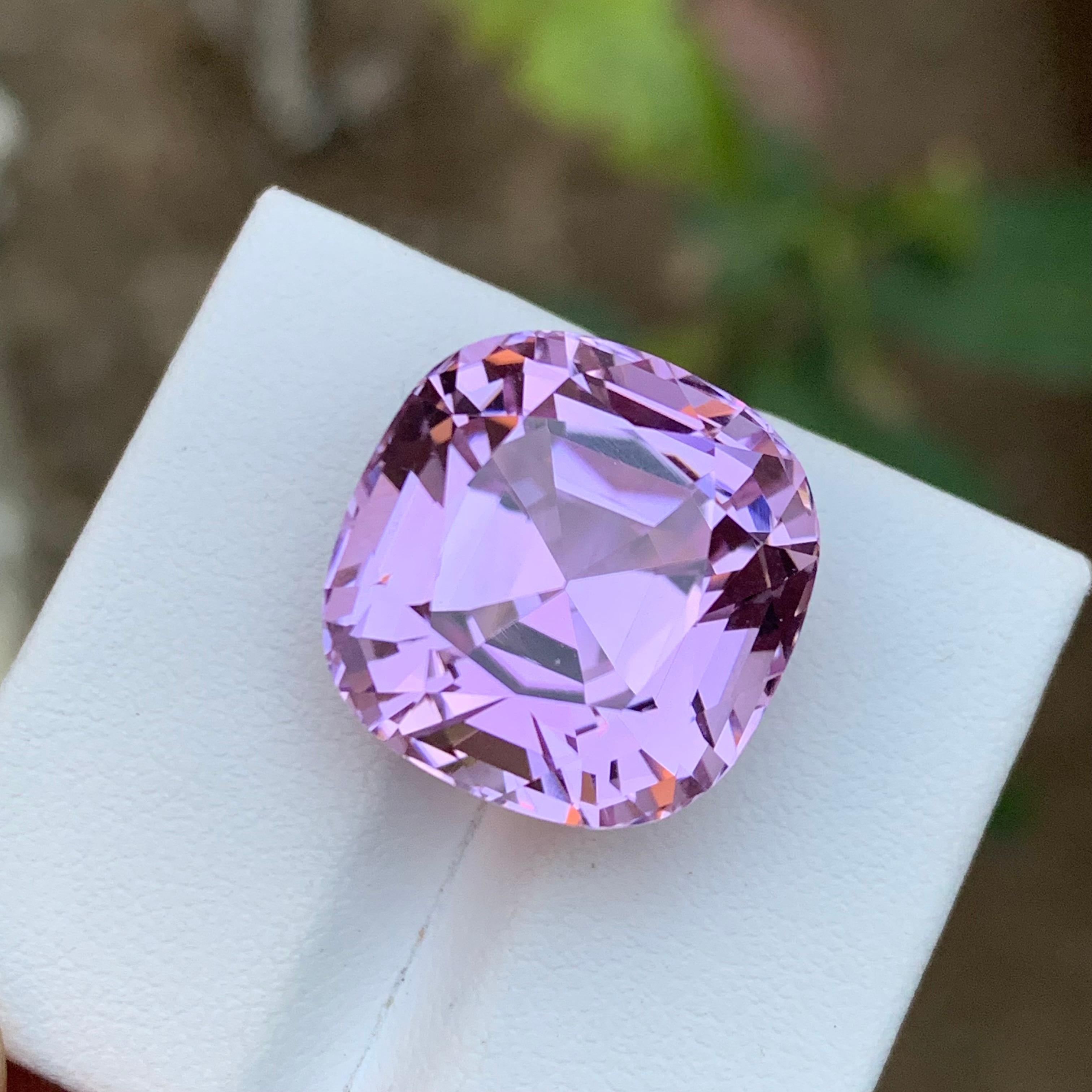Rare Purple Pink Kunzite Gemstone, 25.80 Carat Cushion Cut for Necklace Pendant For Sale 1