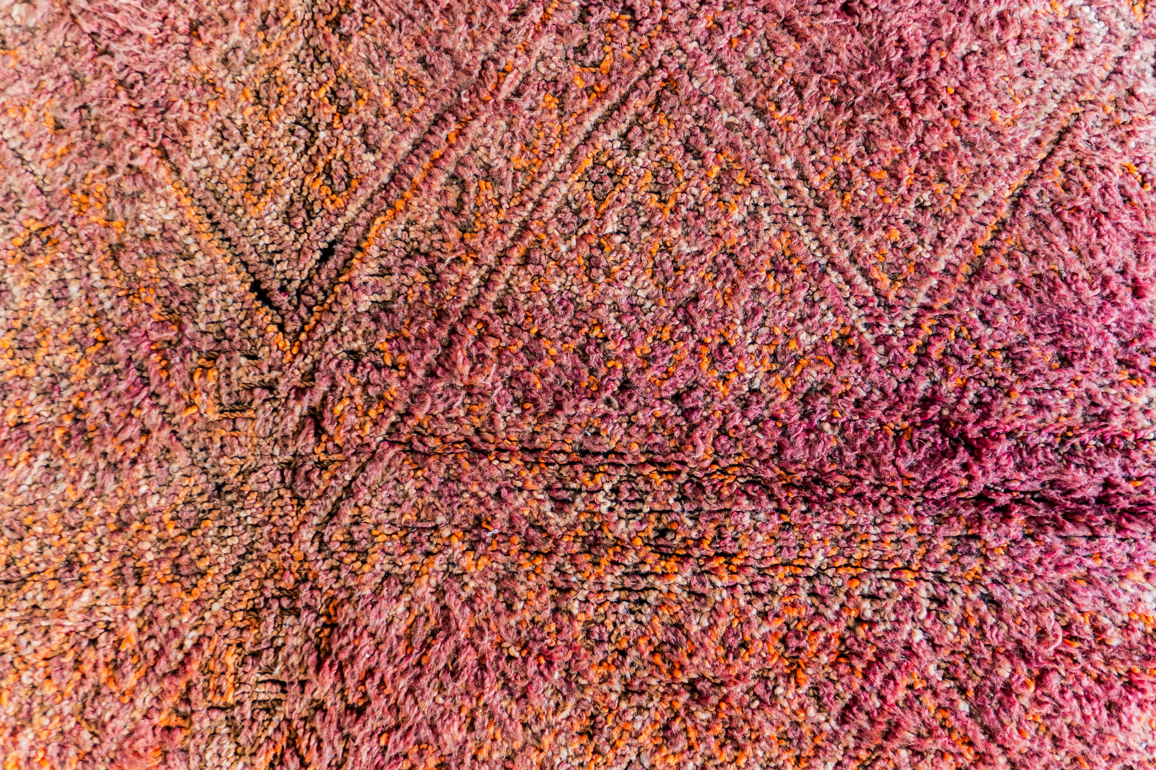 Marocain Rare tapis marocain vintage violet des années 70 100 % laine 6,5x10,5 Ft 200x320 Cm en vente