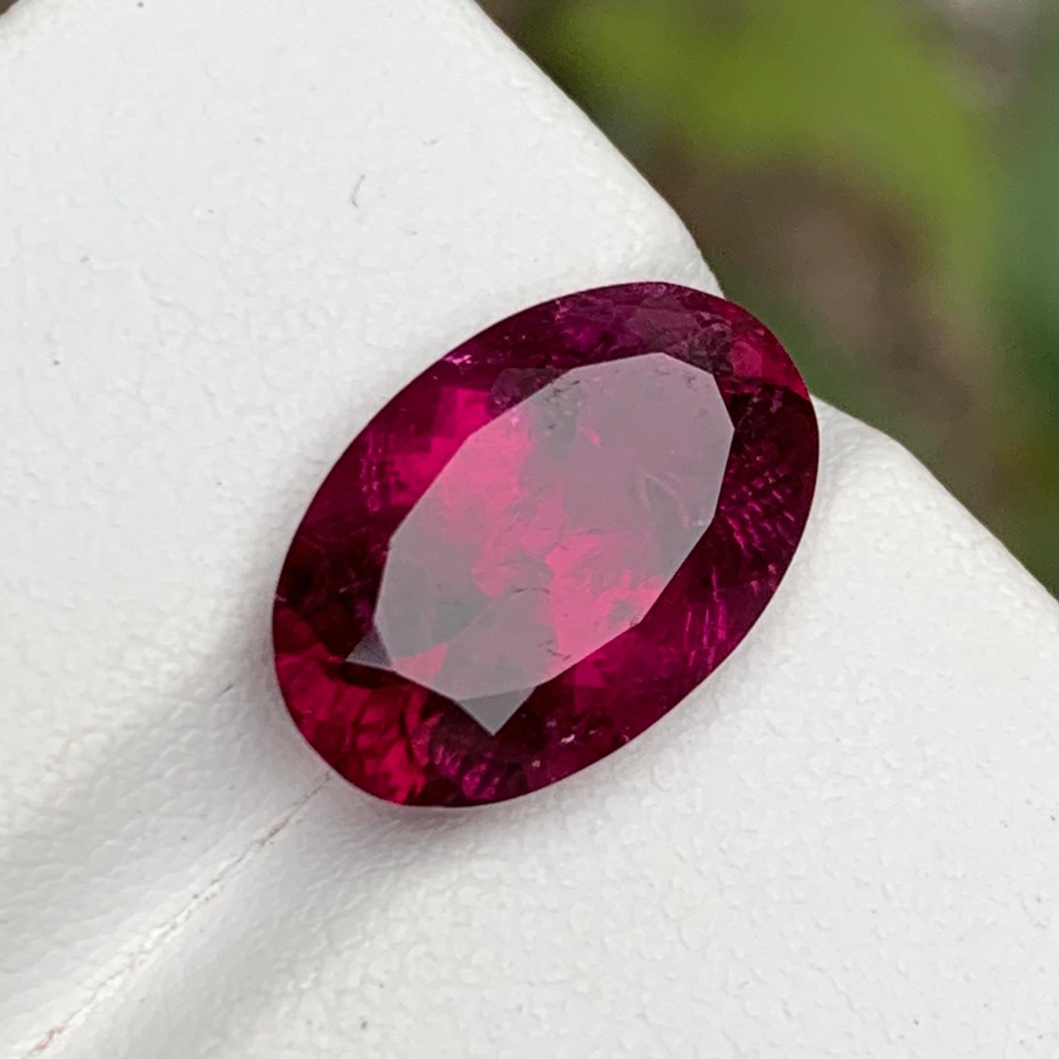 Rare Purplish Pink Red Hue Rubellite Tourmaline Gemstone, 5.80 Ct Oval Cushion  For Sale 2