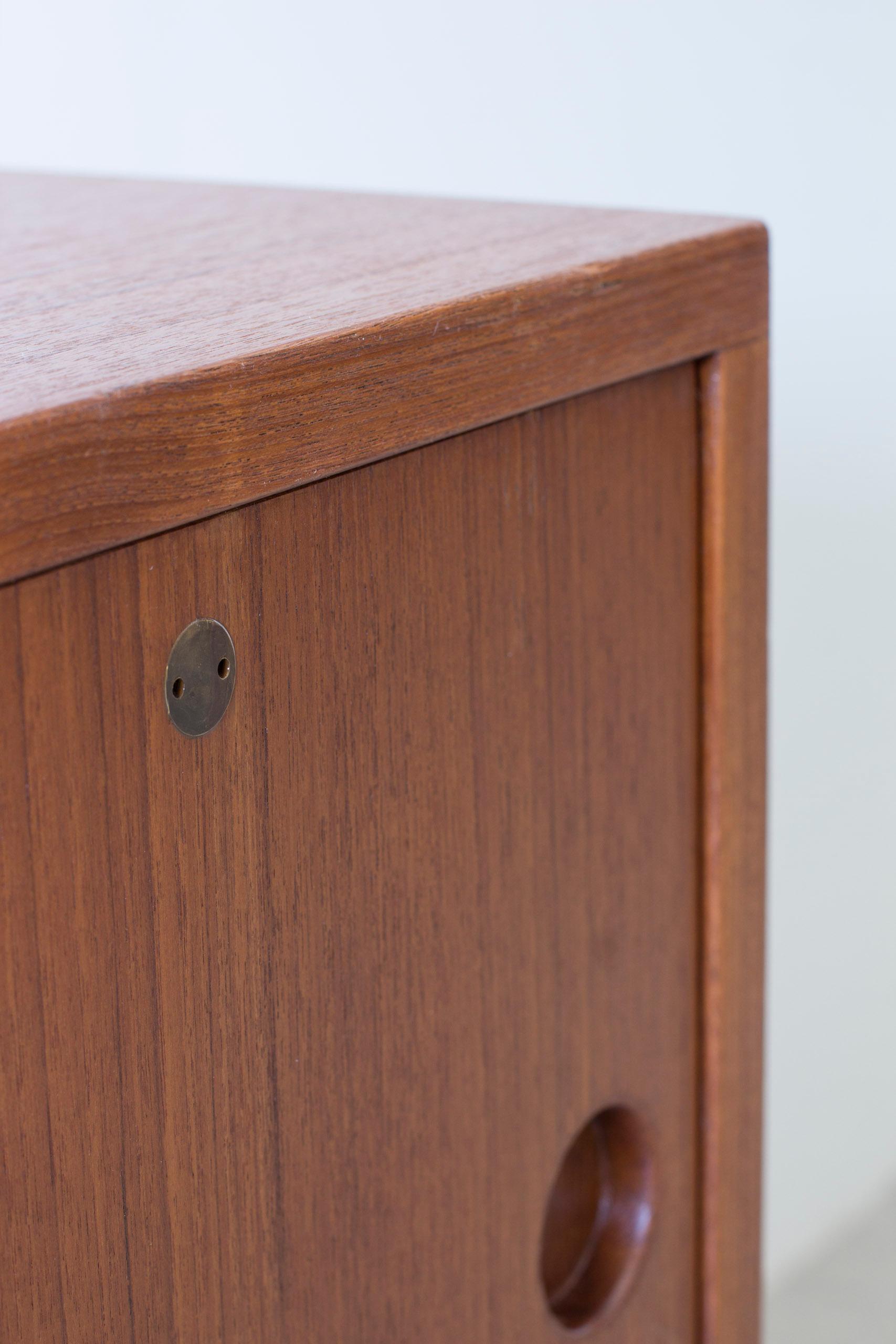 Rara credenza in teak con gambe a puzzle Ry-26 di Hans J. Wegner, Ry Møbler Danimarca, anni '50 in vendita 5