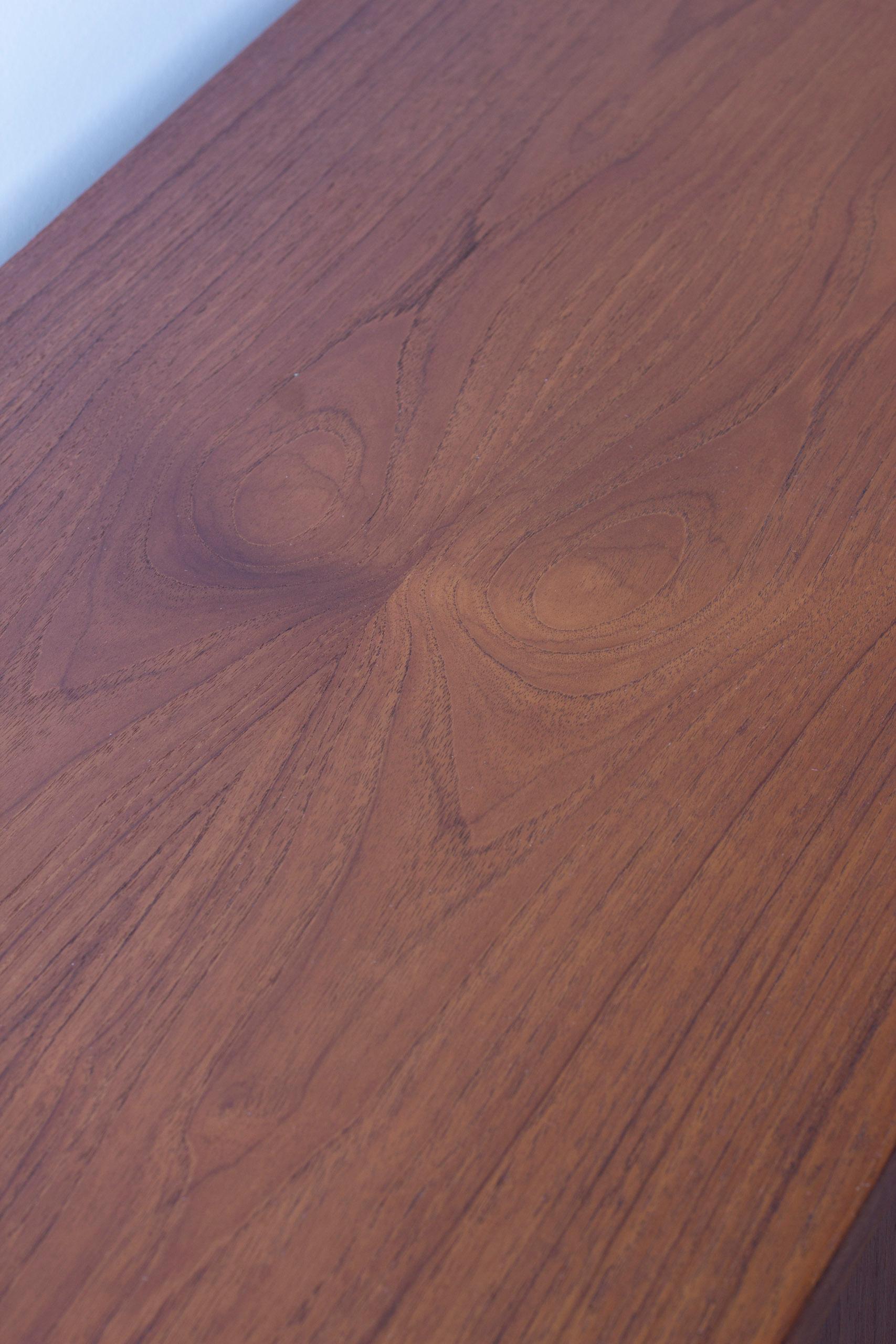 Rara credenza in teak con gambe a puzzle Ry-26 di Hans J. Wegner, Ry Møbler Danimarca, anni '50 in vendita 10