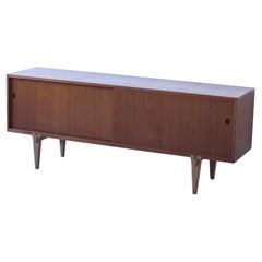Rare puzzle leg Ry-26 teak sideboard by Hans J. Wegner, Ry-Møbler Denmark, 1950s