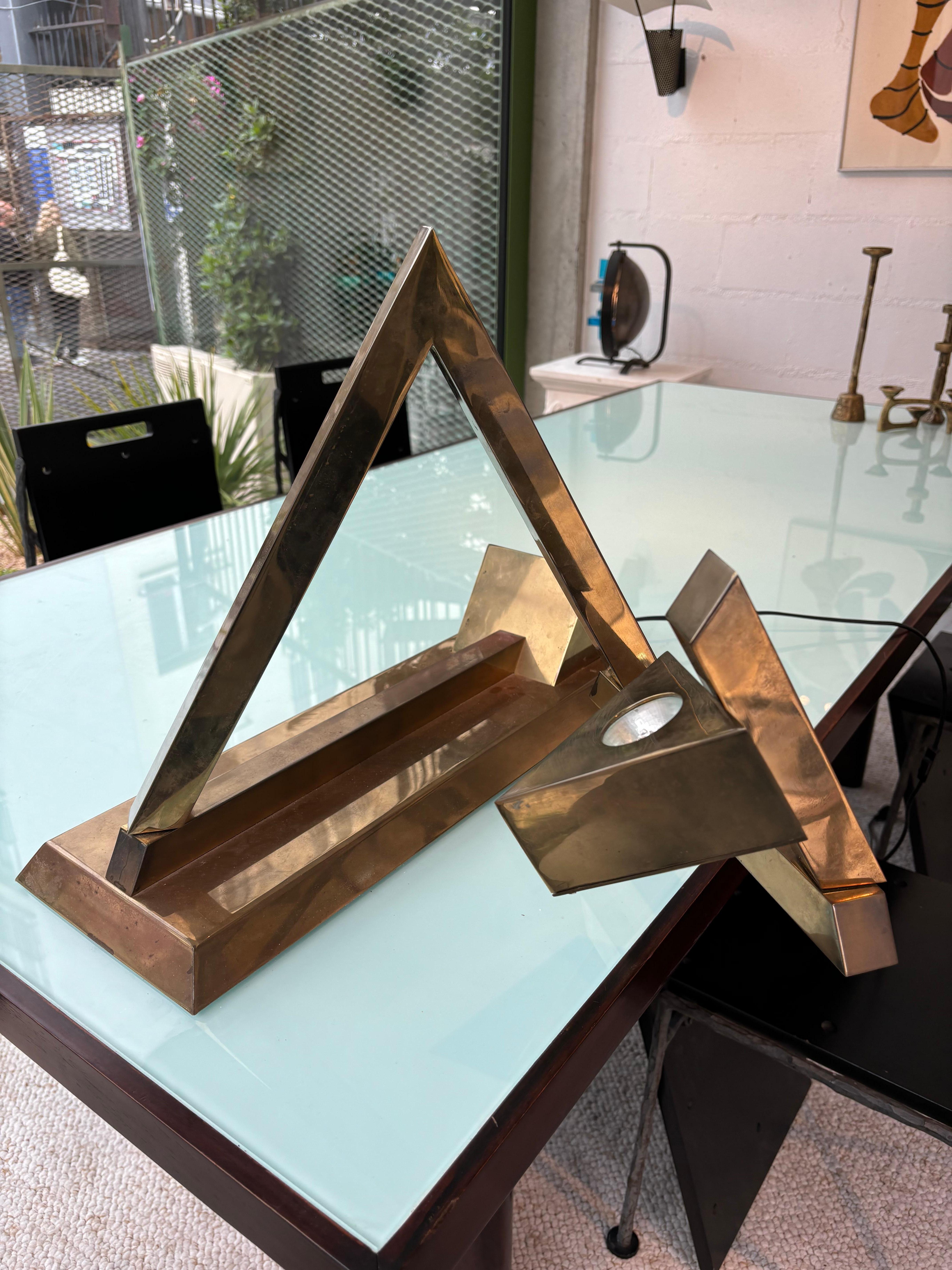 Rare : « pyramide Panthographe » lamp by Yonel Lebovici For Sale 7
