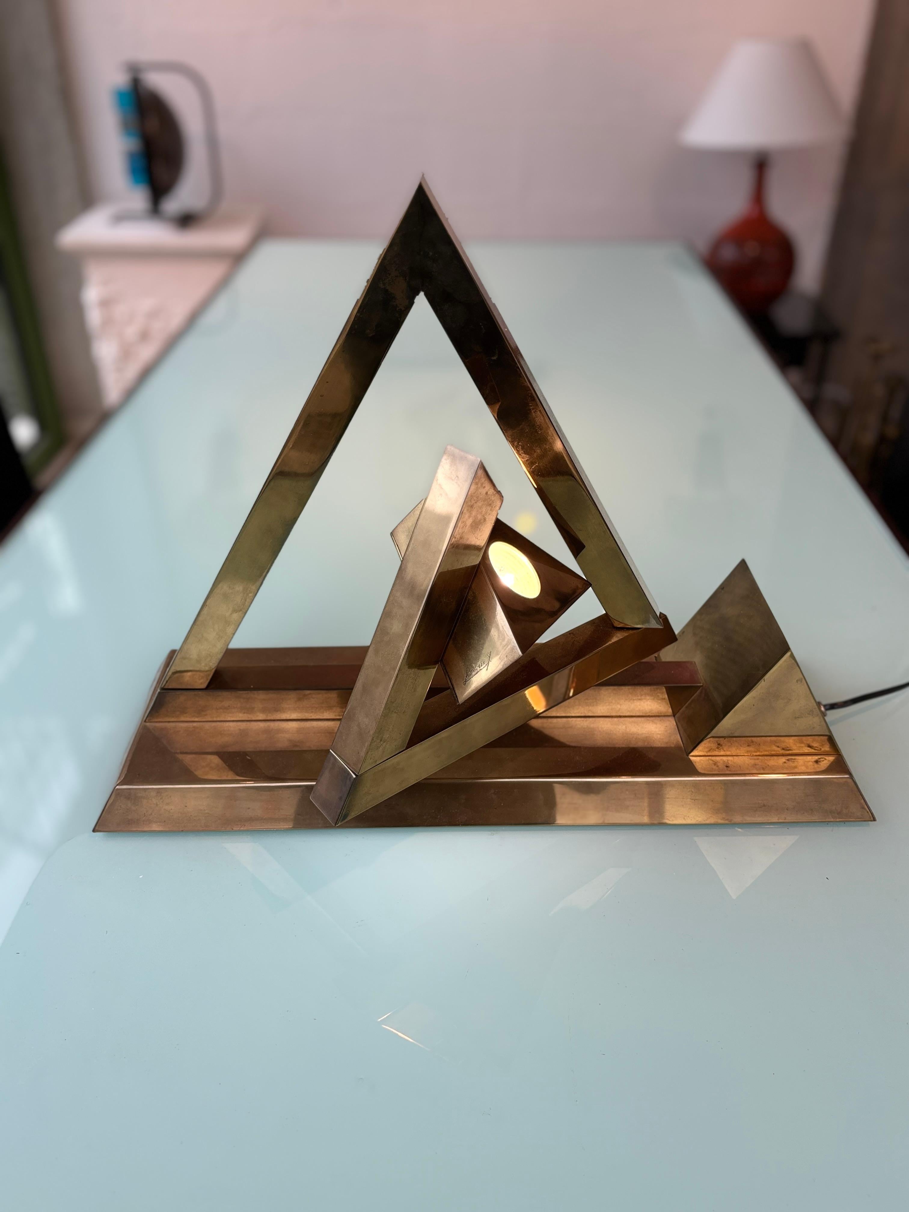 Rare : « pyramide Panthographe » lamp by Yonel Lebovici In Good Condition For Sale In SAINT-OUEN-SUR-SEINE, FR