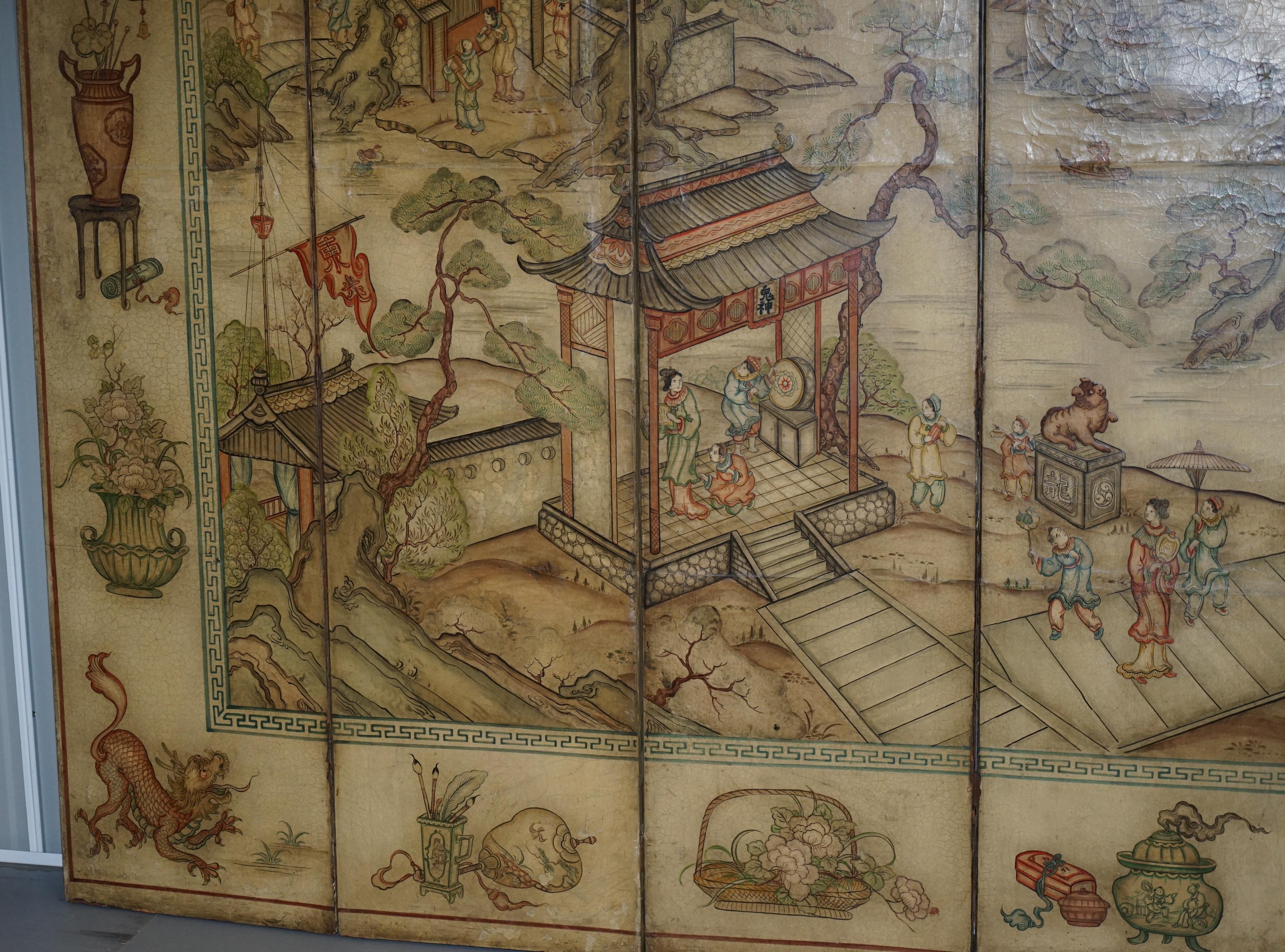 Hand-Crafted Lovely circa 1900-1920 Qing Dynasty Canvas Chinese 8-Panel Folding Screen