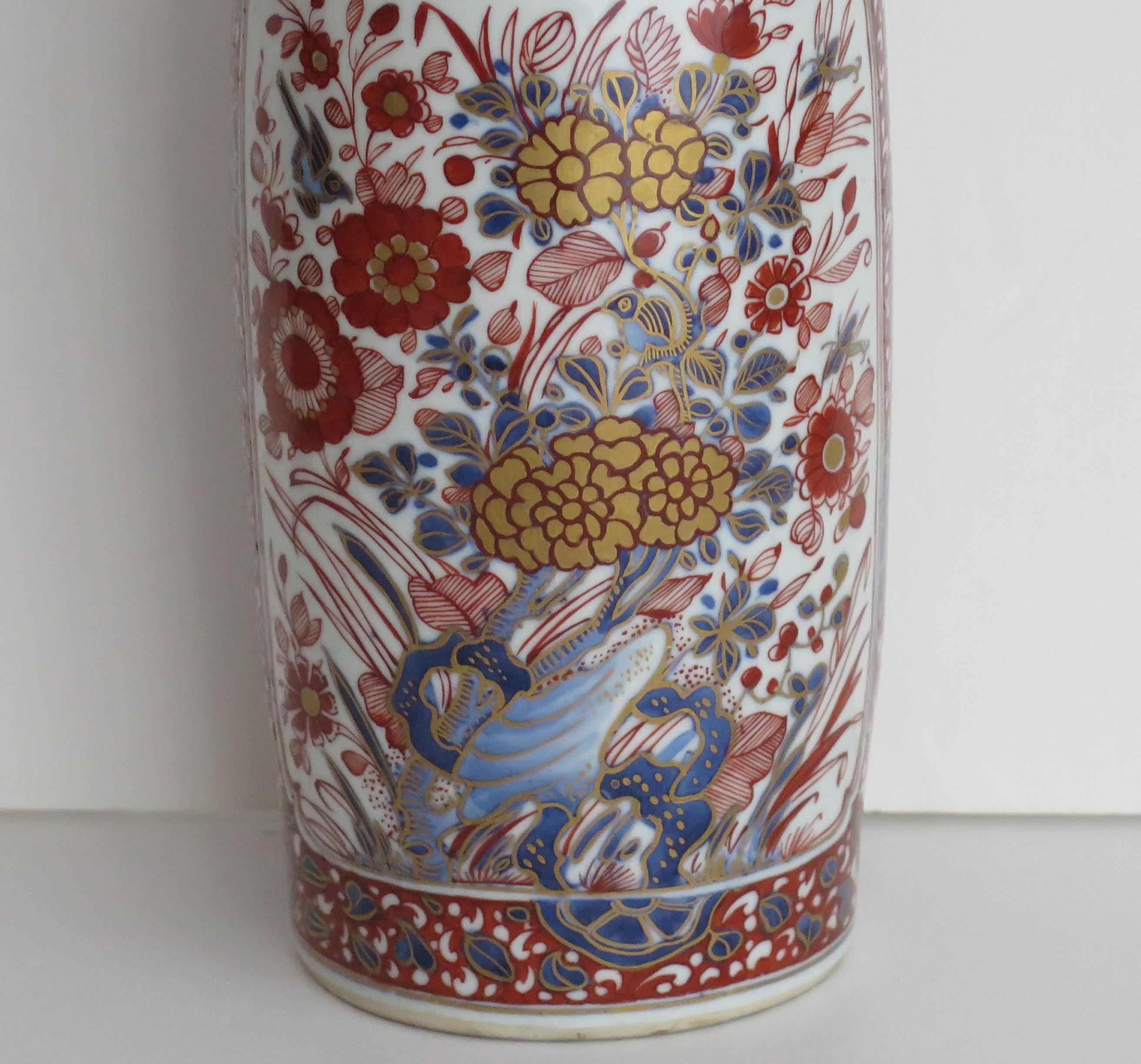 Qing Kangxi Period Chinese Vase Porcelain Fine Detail Garlic neck, Circa 1690 7