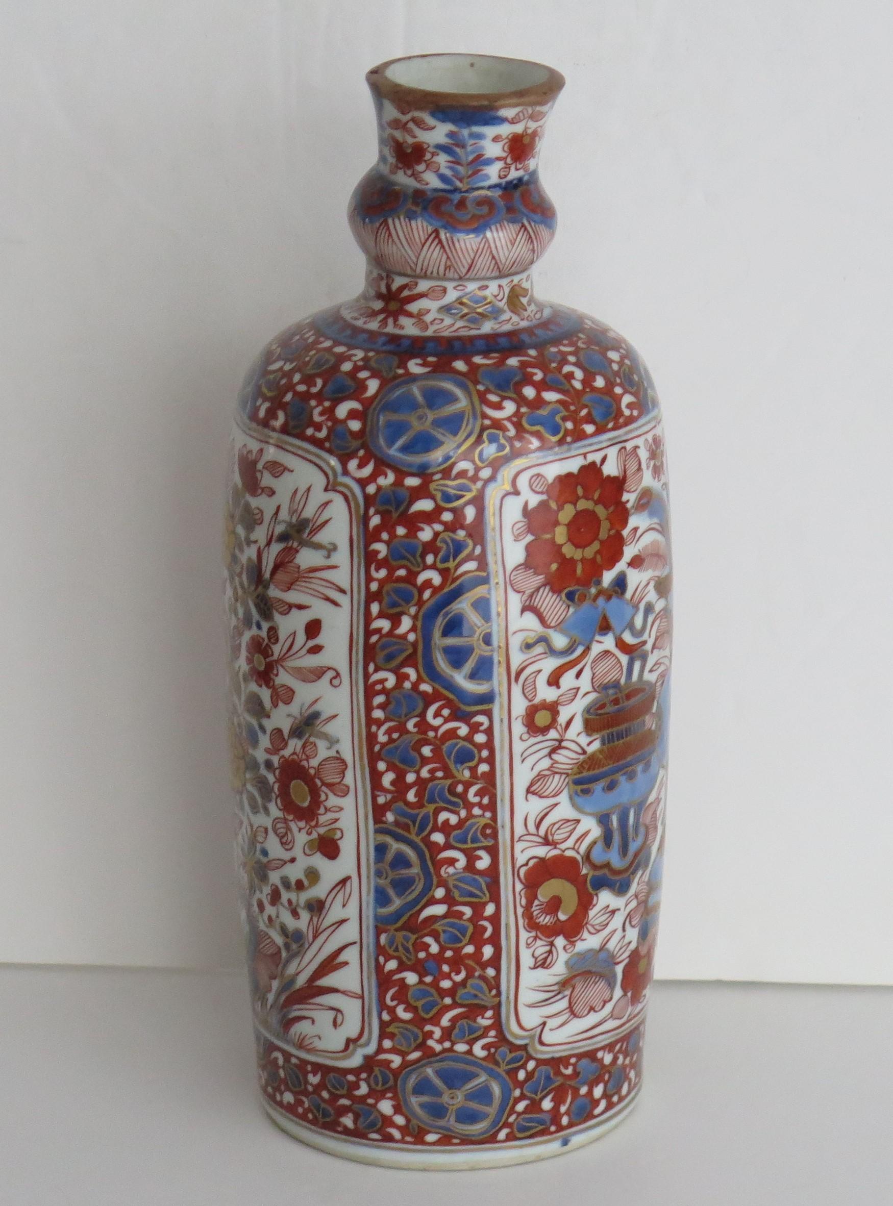 Qing Kangxi Period Chinese Vase Porcelain Fine Detail Garlic neck, Circa 1690 9