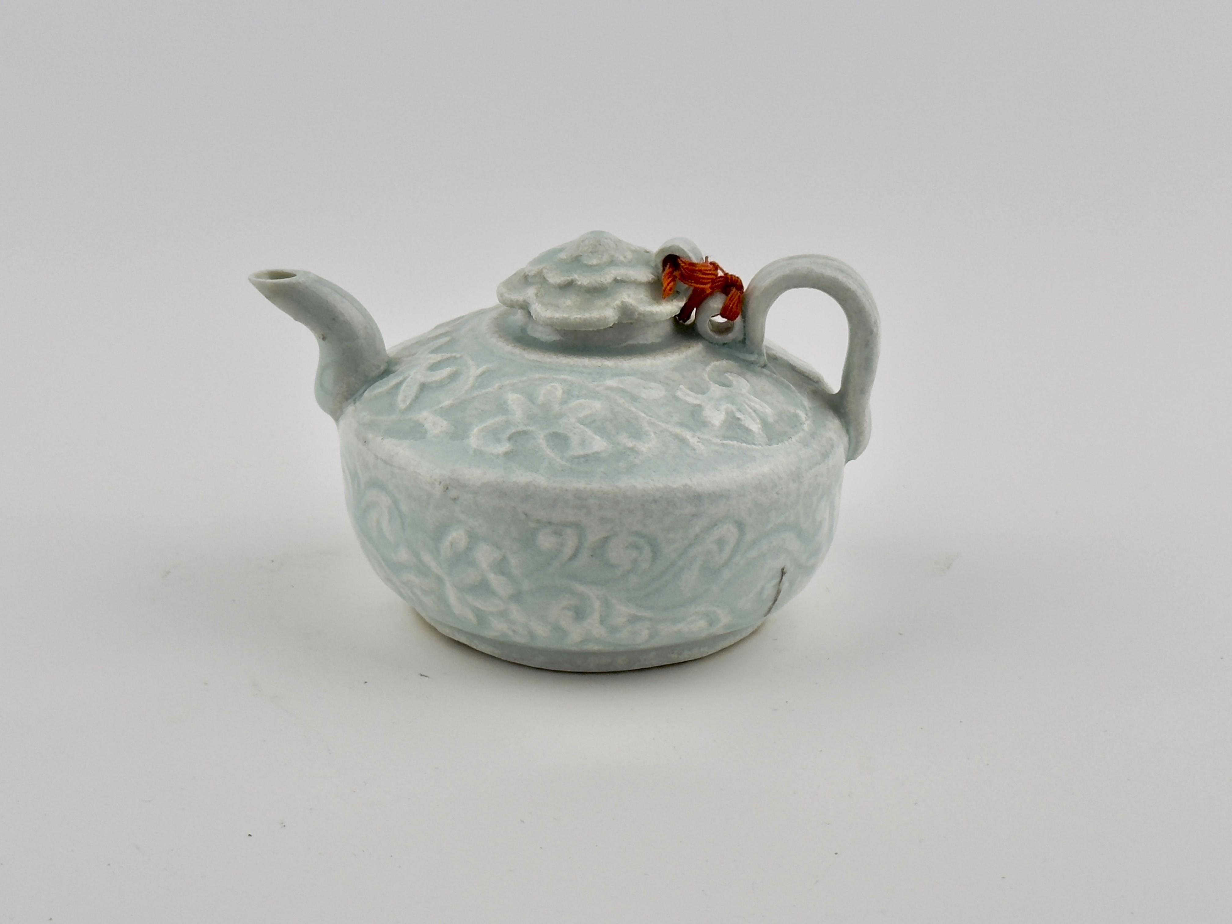 Rare Qingbai Carved Ewer, Song-Yuan Dynasty For Sale 3