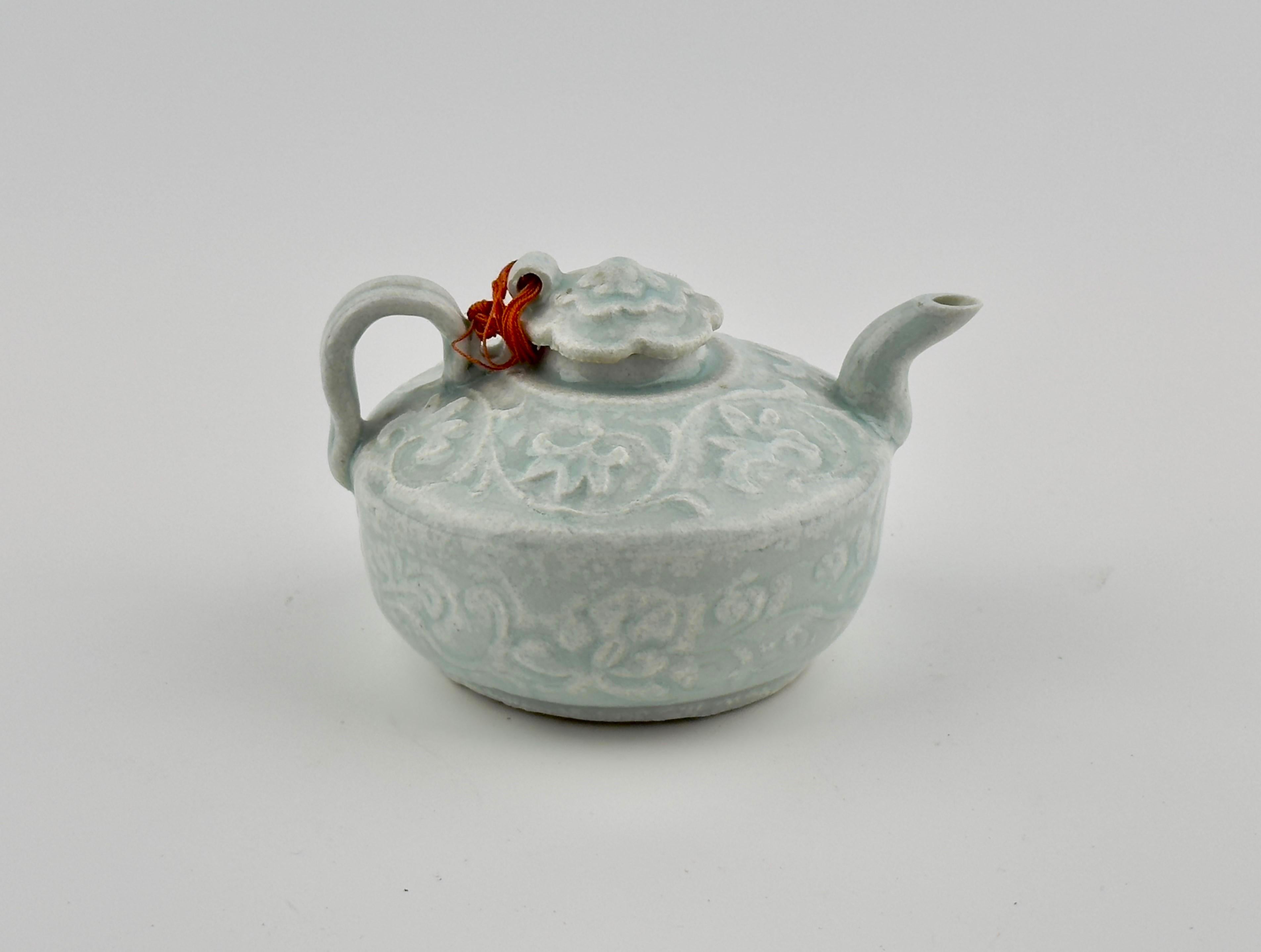 Rare Qingbai Carved Ewer, Song-Yuan Dynasty For Sale 5