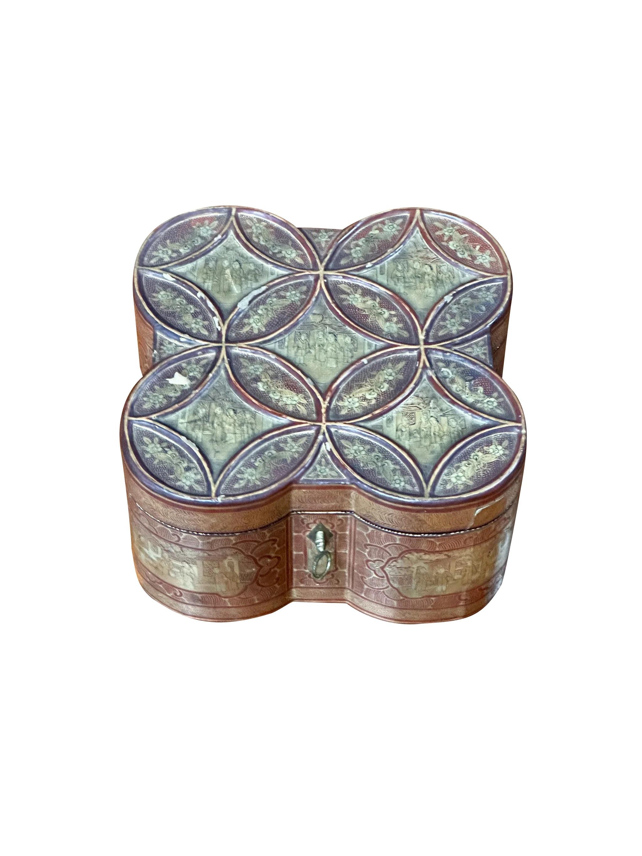 Rare Quatrefoil Chinese Export Tea Caddy, 19th Century In Good Condition For Sale In Charlottesville, VA