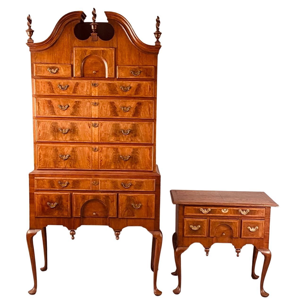 Seltener Queen Anne Highboy und passender Lowboy