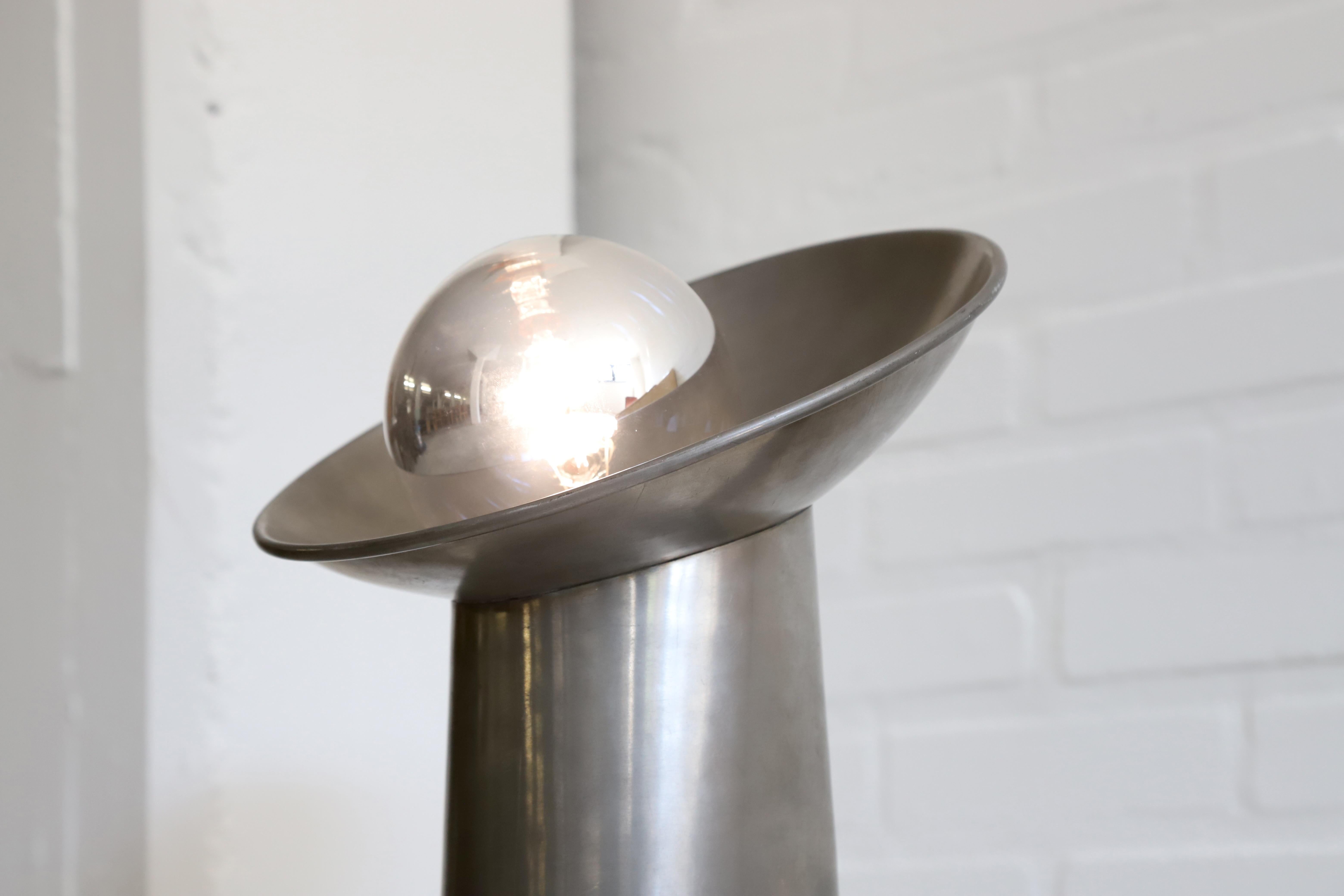 Mid-Century Modern Rare ‘Radar’ table lamp by Gjlla Giani for Nucleo Sormani, 1971 en vente