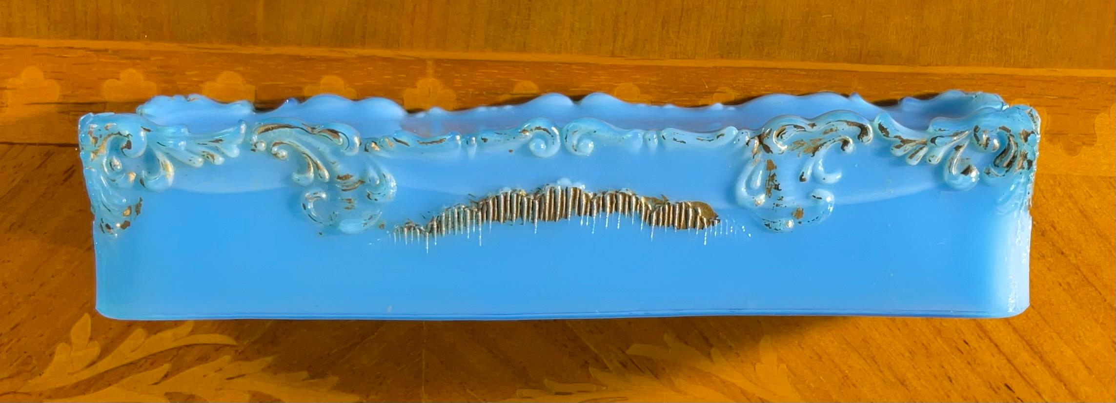 Rara y Radiante Colección de Vaso de Leche Azul: Fenton & More - Imprescindible en Bueno estado para la venta en Delray Beach, FL