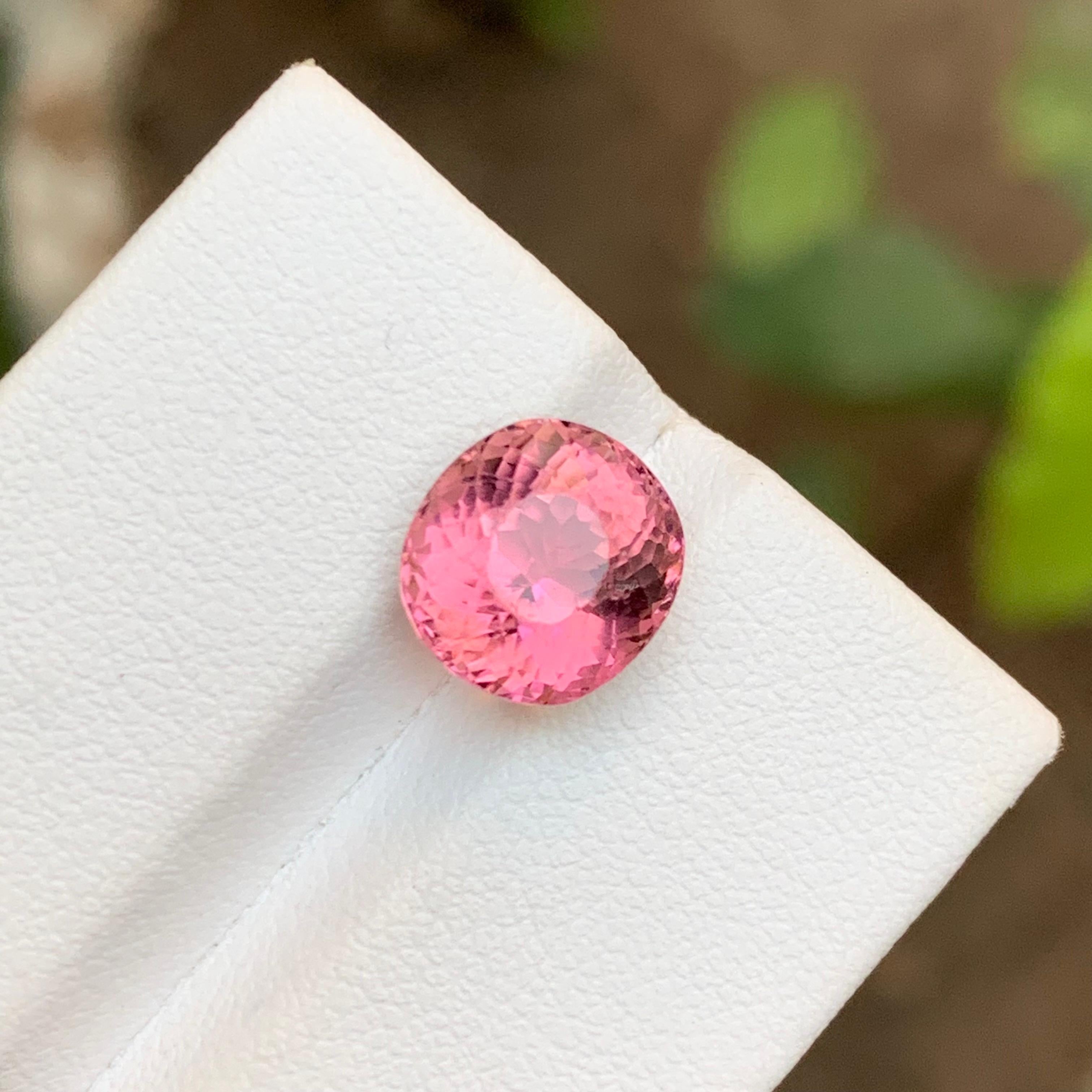 Rara gemma di tormalina naturale rosa radiante da 4,40 carati con taglio a cuscino per anello in vendita 4