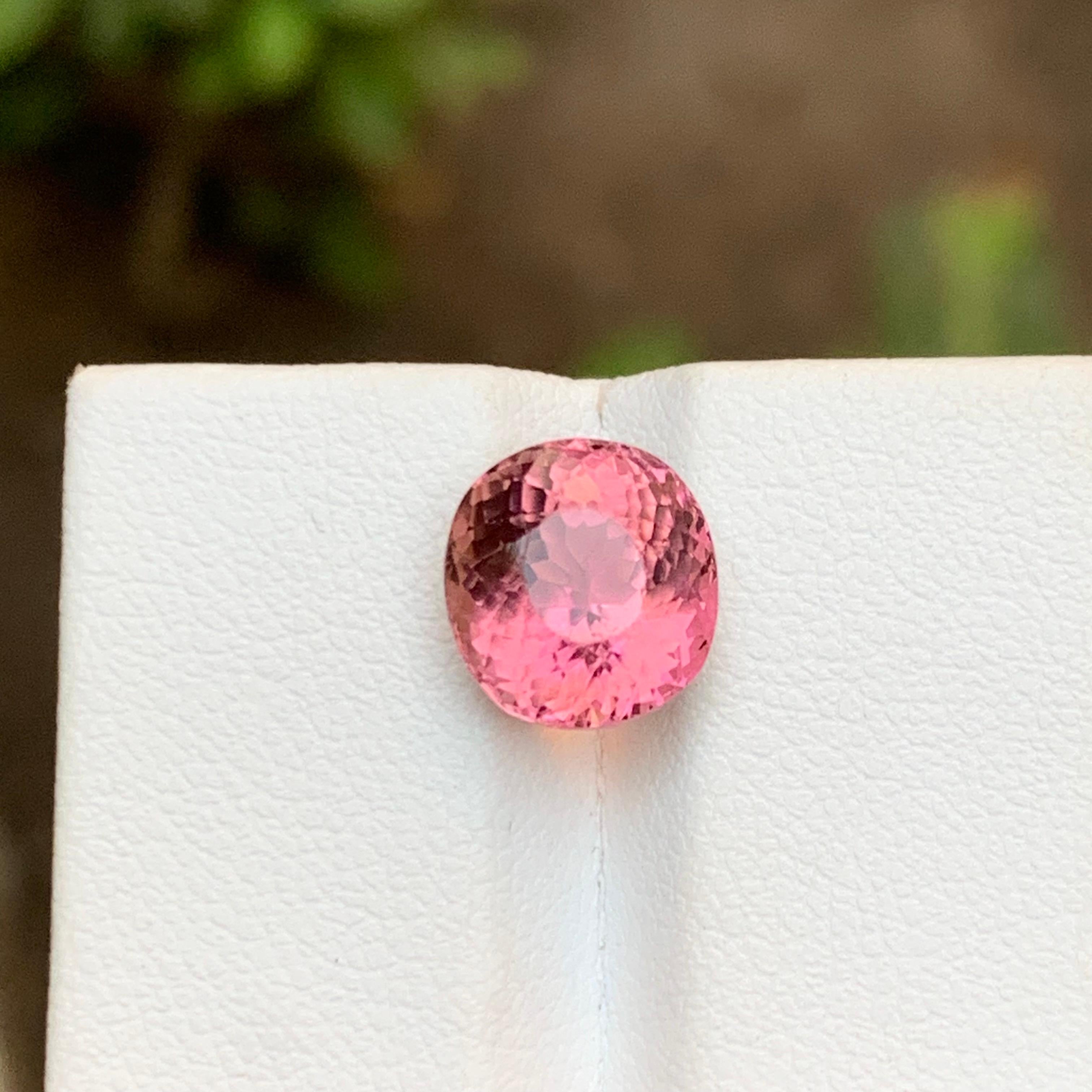 Rara gemma di tormalina naturale rosa radiante da 4,40 carati con taglio a cuscino per anello in vendita 5