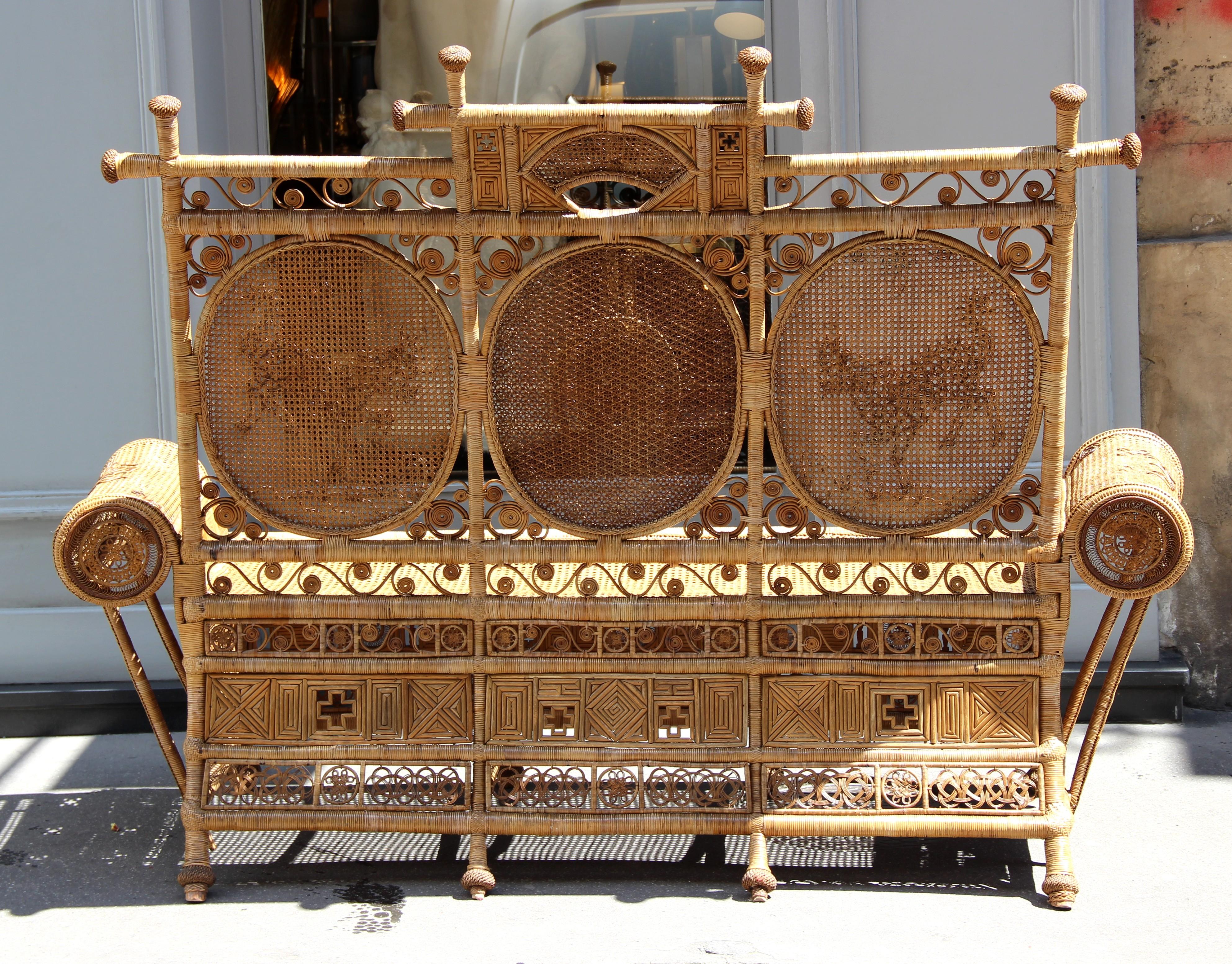 Rare Rattan Caned Sofa with a Fine Decor, France or Asia, circa 1930 In Good Condition For Sale In Paris, FR