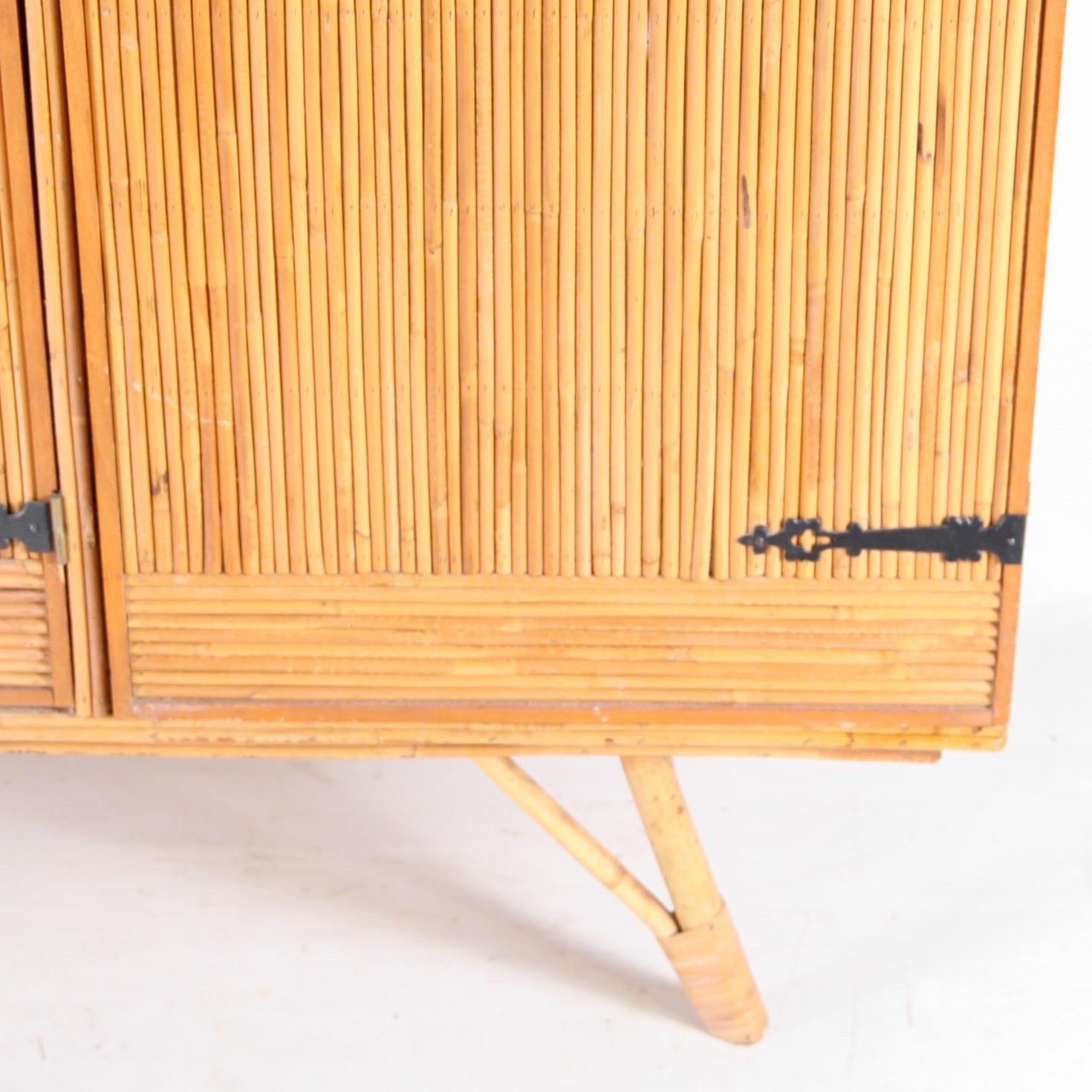Rare rattan wardrobe attributed to Audoux Minet In Good Condition For Sale In Isle Sur Sorgue, FR