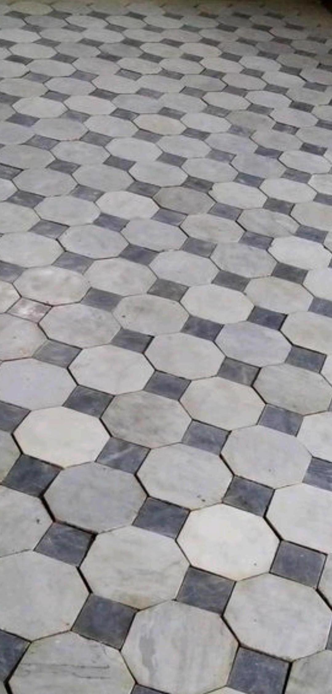 Italiano Piastrelle ottagonali/cabochon di Carrara in Nero/Bianco - Pavimento a scacchiera in marmo in vendita