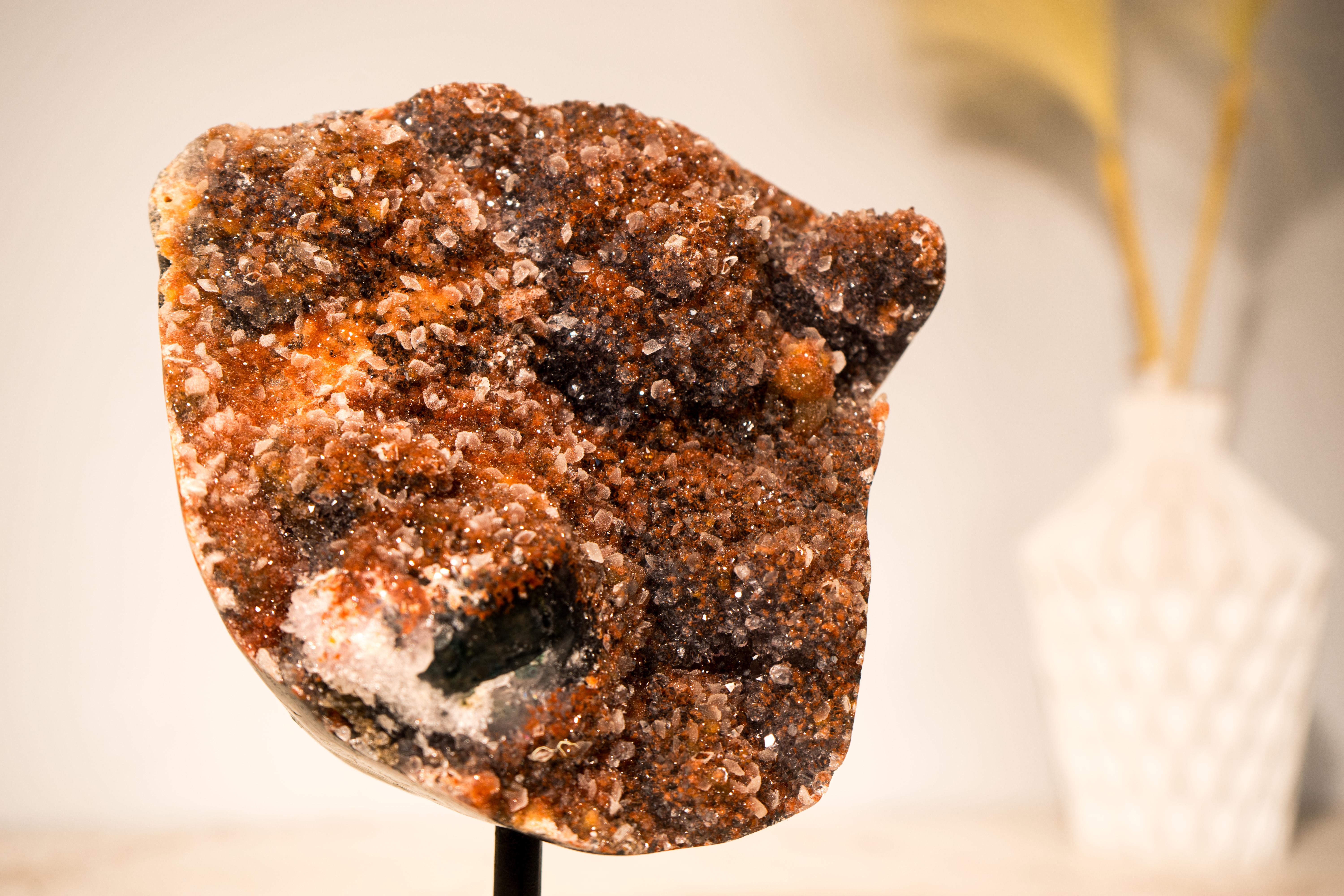 XXIe siècle et contemporain Rare grappe d'améthyste rouge au sommet d'une fleur Stalactite en vente