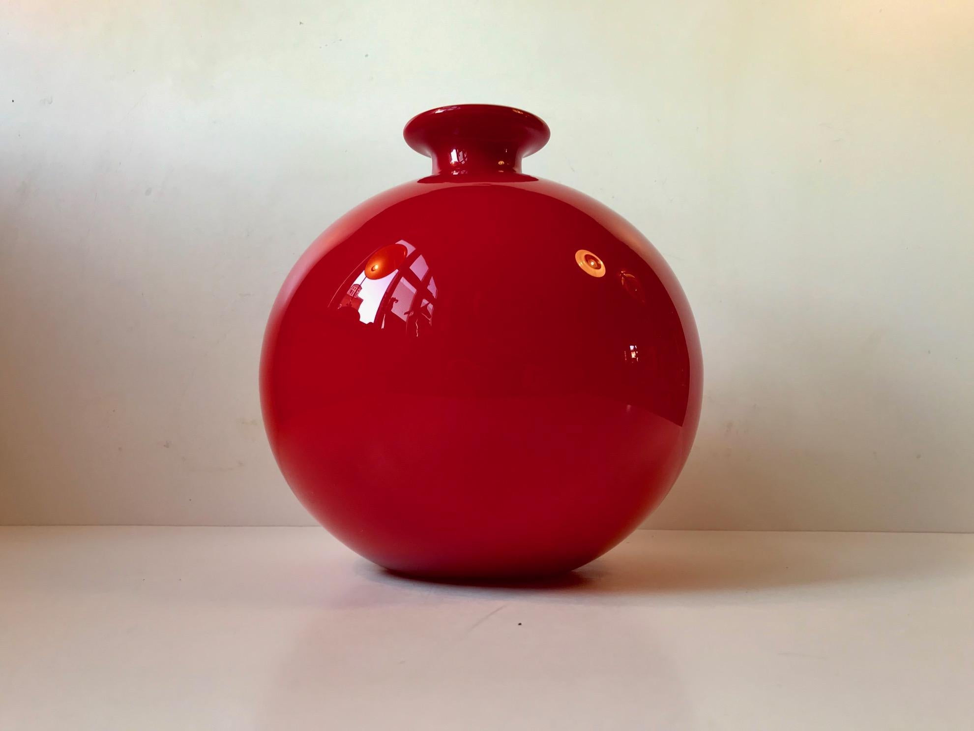 Mid-20th Century Rare Red Carnaby Ball Vase by Per Lütken for Holmegaard, Denmark, 1970s