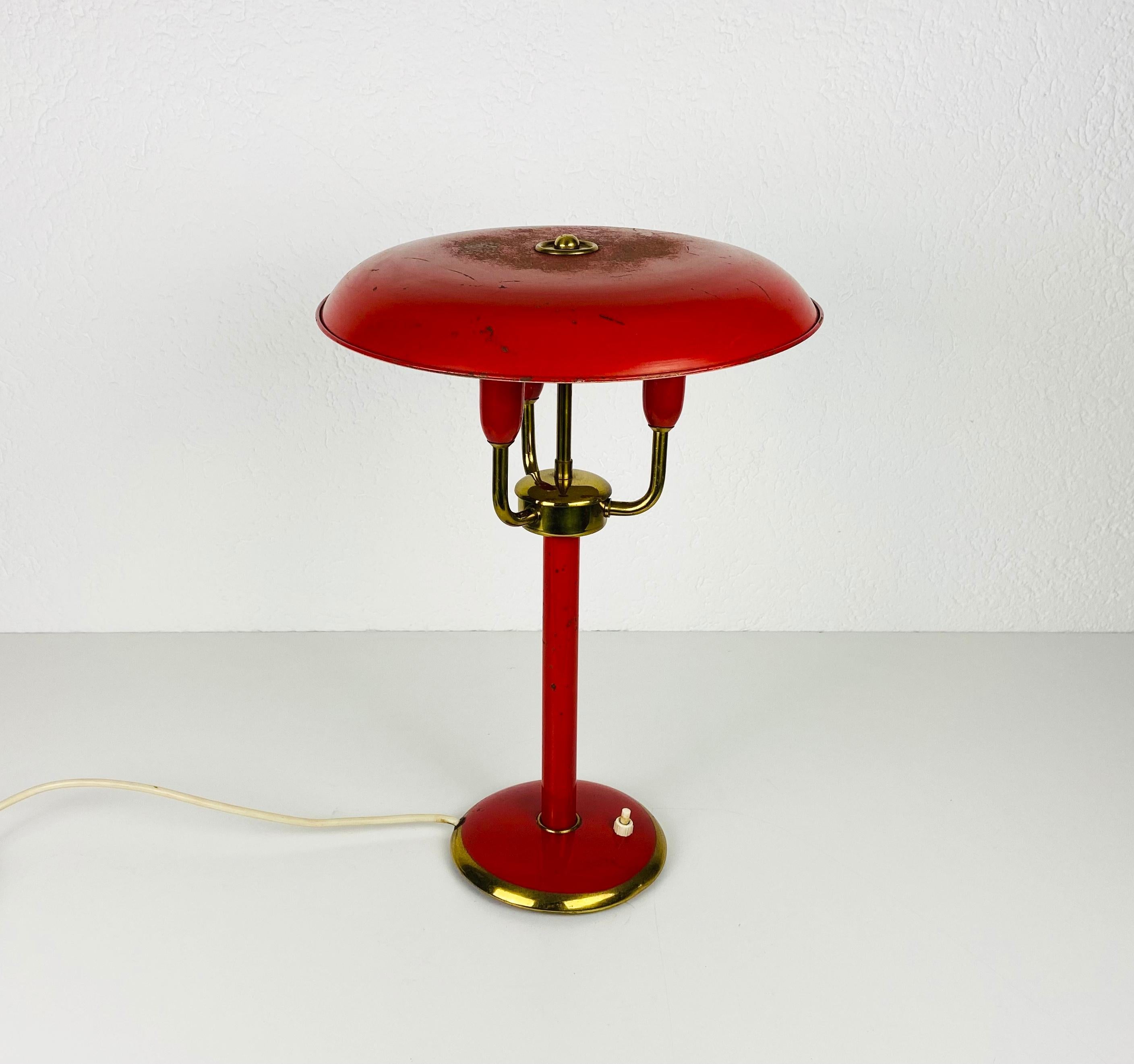 Mid-20th Century Rare Red Italian Table Lamp with 3 Arms in the Style of Stilnovo, 1960s, Italy For Sale