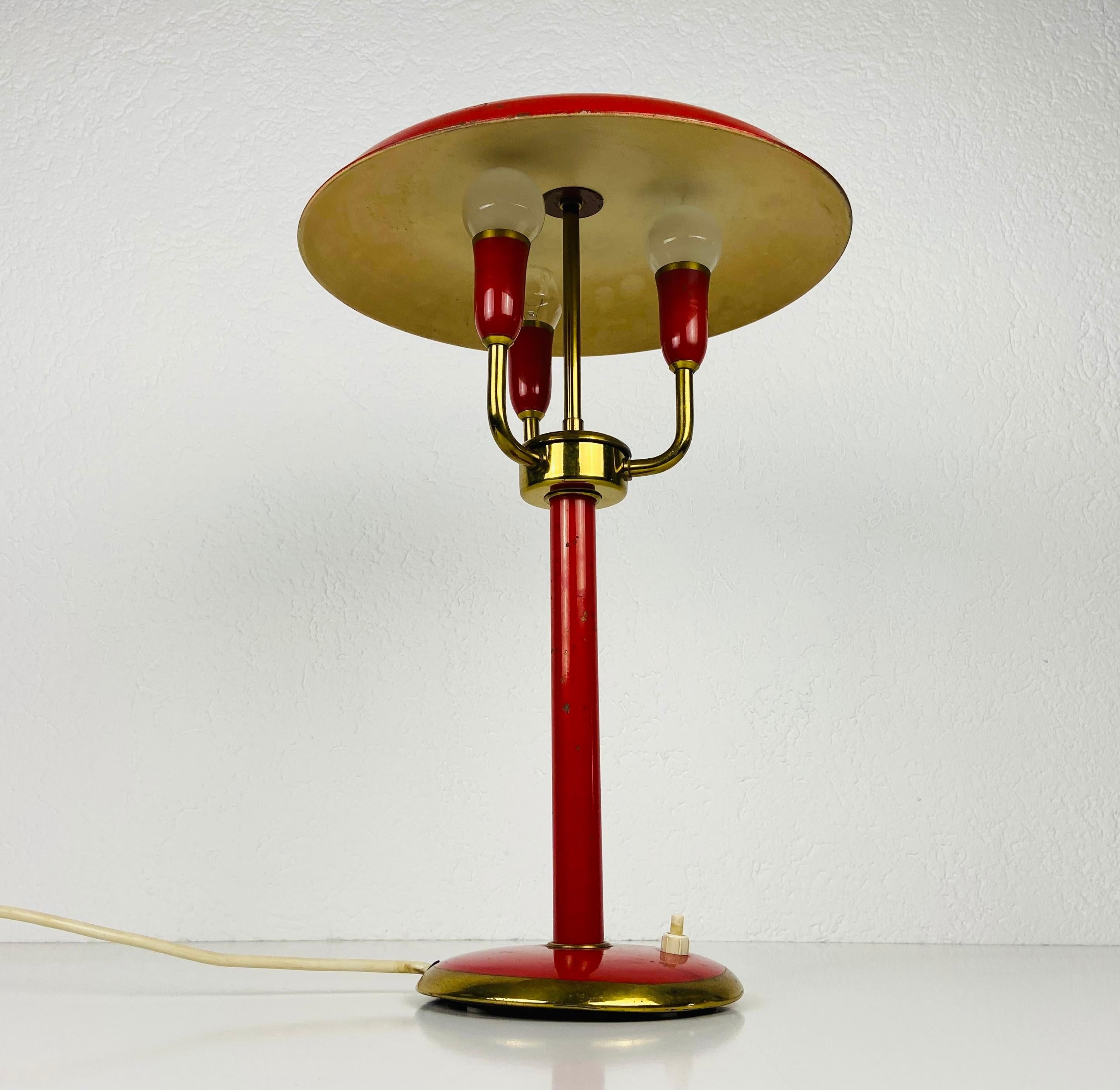 Rare Red Italian Table Lamp with 3 Arms in the Style of Stilnovo, 1960s, Italy For Sale 2