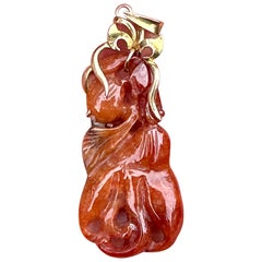 Raro ciondolo di giada rossa con motivo floreale Collana in oro 14 carati scolpito antico