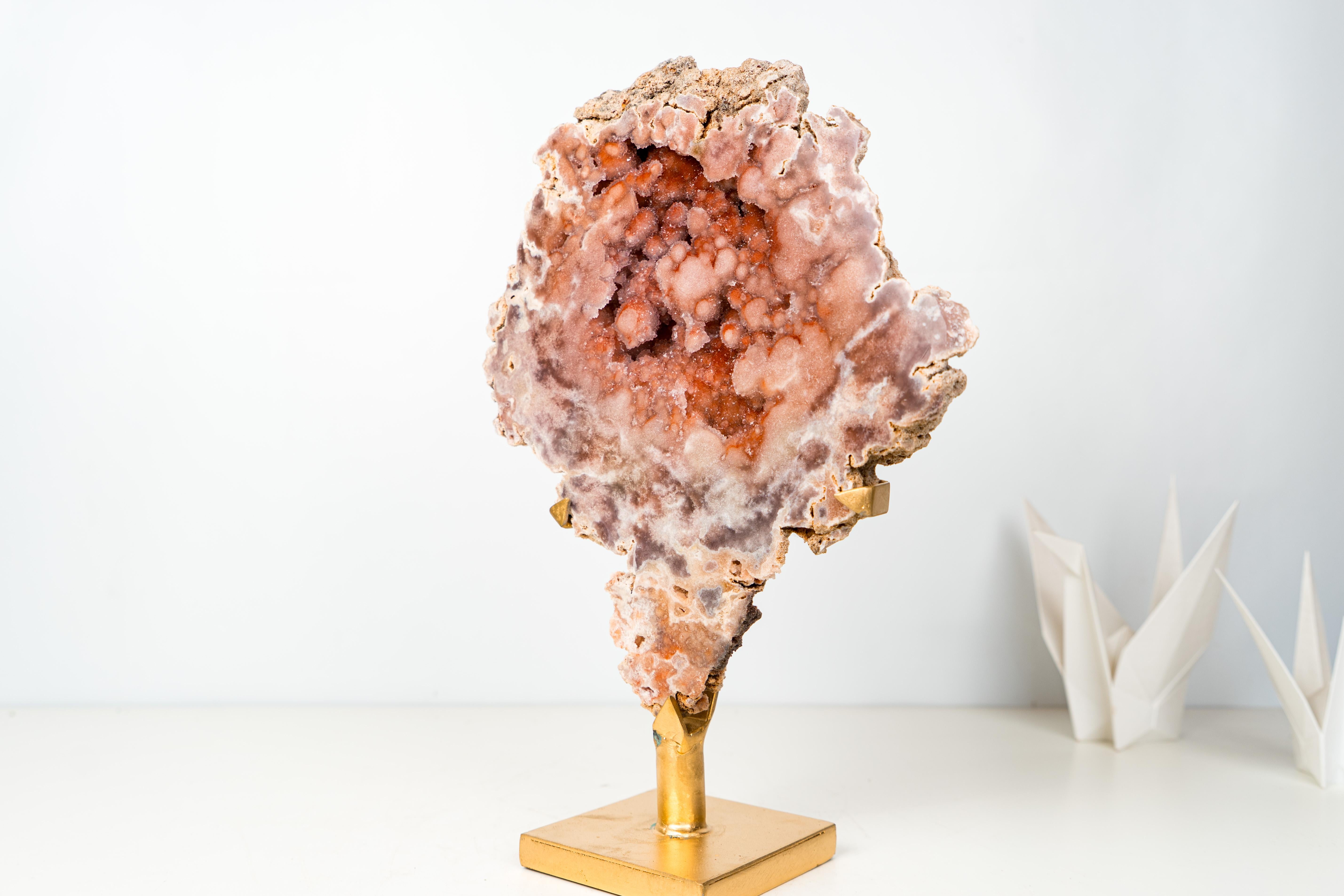 Raro geode di ametista rosso-rosa con superbo drugo galattico rosso e rosa in vendita 2