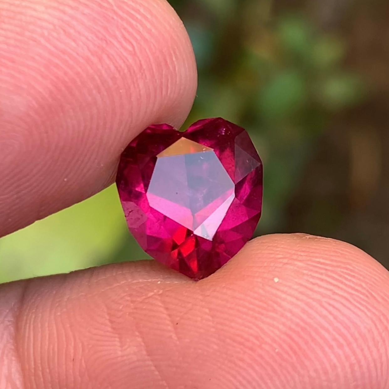 Introducing our exquisite Reddish Pink Rubellite Tourmaline – a top-tier gemstone meticulously crafted into a captivating heart shape. Renowned for its rarity, the intense red hue of this Pink Rubellite makes it truly exceptional. This one-of-a-kind