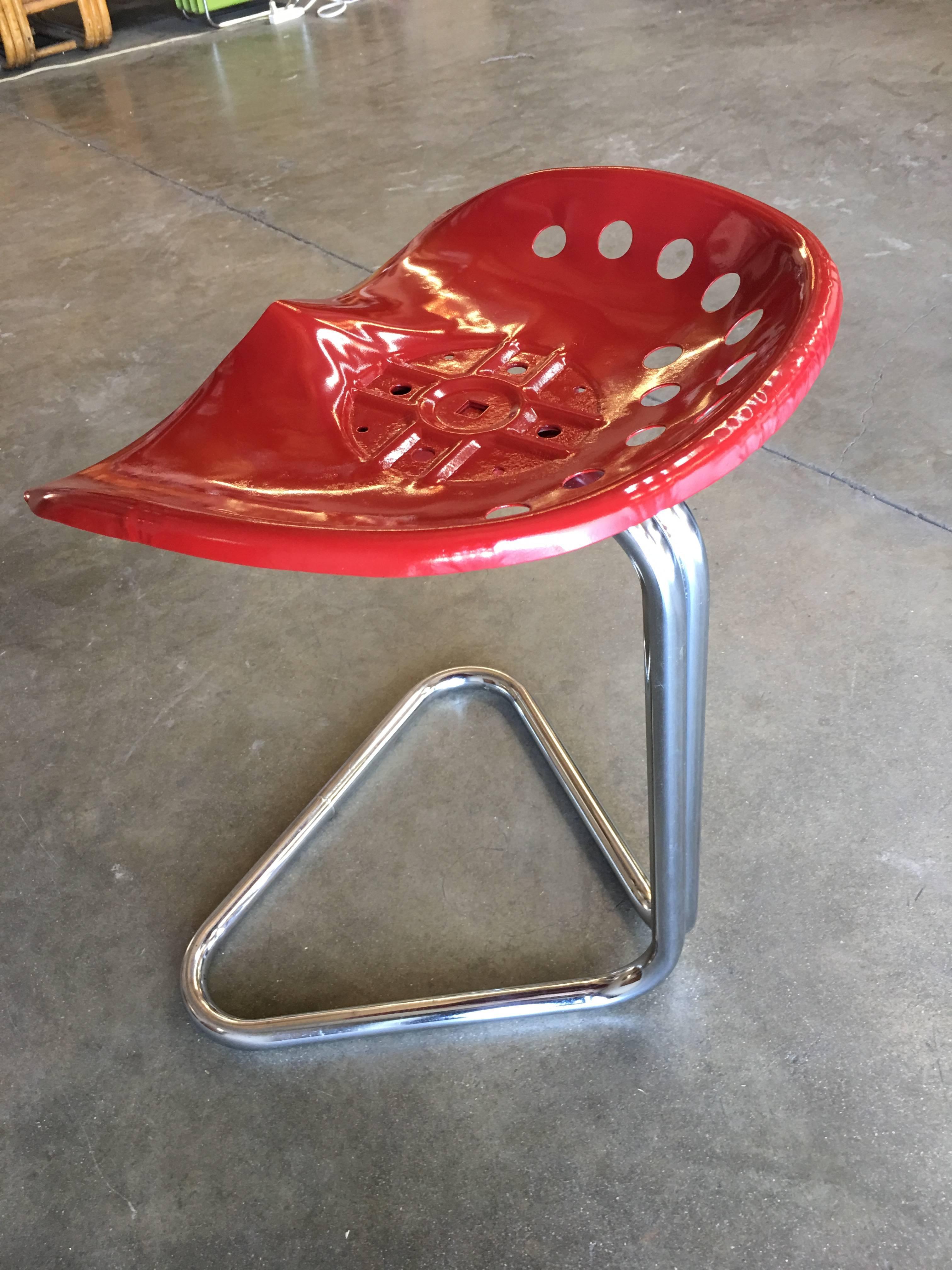 Rare Red Rodney Kinsman T7 Tractor Stools for OMK, Pair In Excellent Condition In Van Nuys, CA
