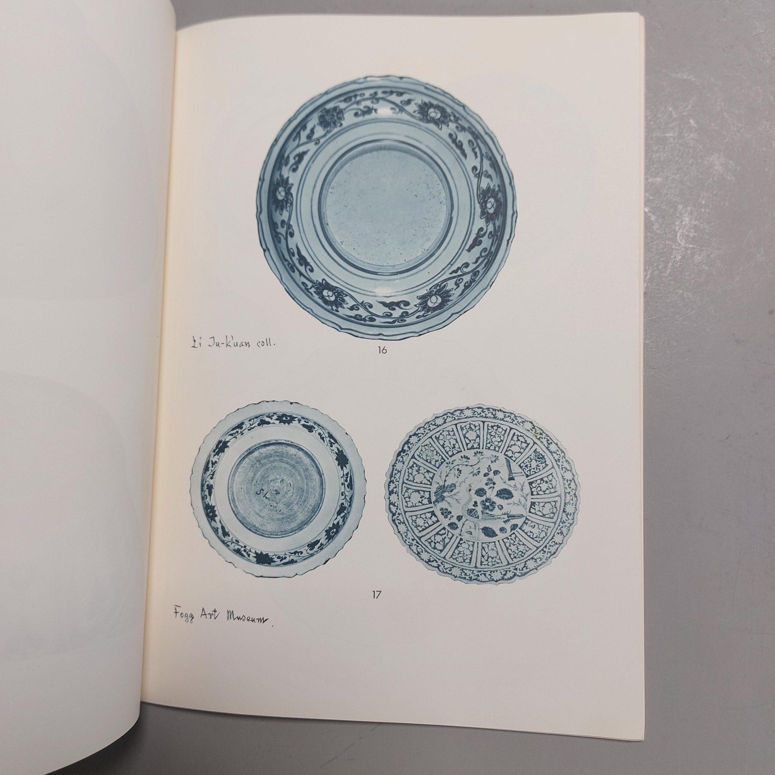 Un libro raro e fantastico per i collezionisti esperti. Interessante libro del 1971.

Lee Yu-kuan

Titolo: Studio preliminare della ceramica cinese in ...
Editore: Tokyo, Società tedesca di storia naturale ed etnologia dell'Asia orientale.
Data di
