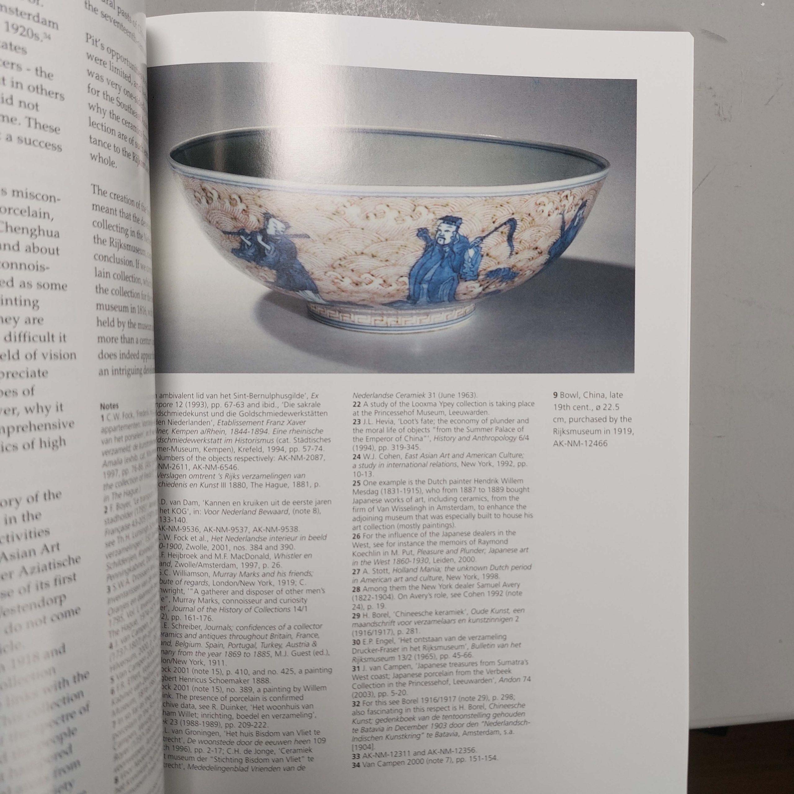 Rare Reference Book - The History of Collecting Oriental Ceramics in East & West In Good Condition For Sale In Amsterdam, Noord Holland
