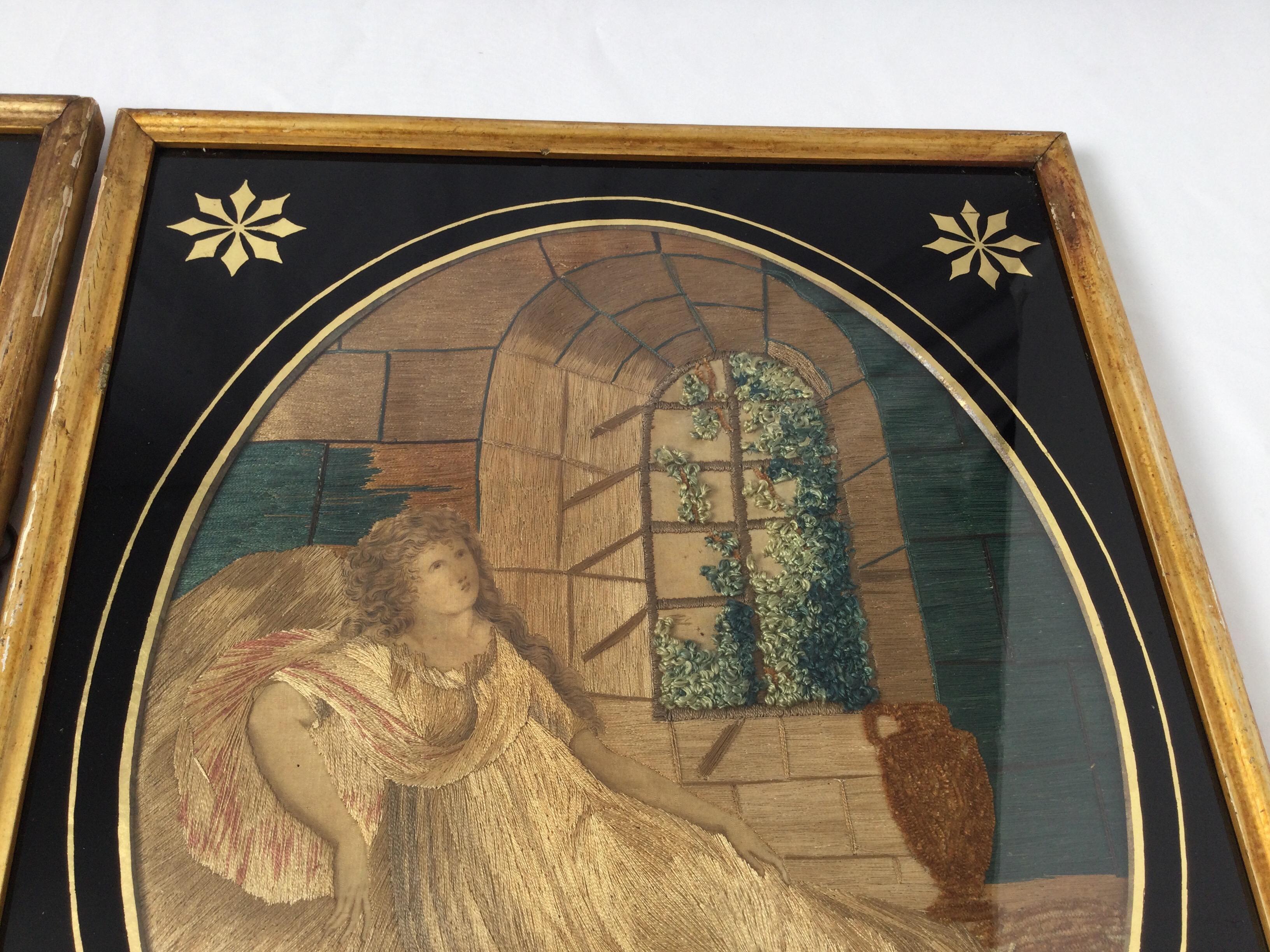 Américain Paire de tableaux de deuil en soie brodés et peints à la main de la période Régence en vente