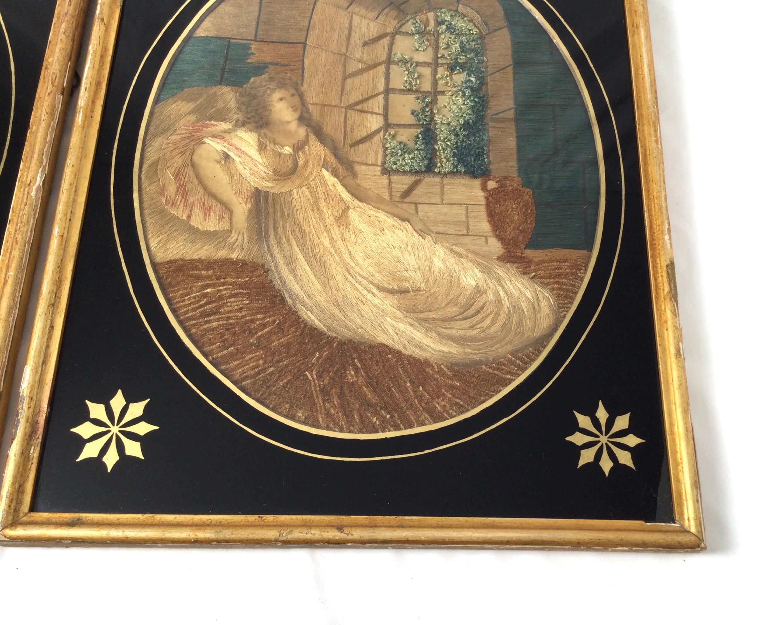 Début du XIXe siècle Paire de tableaux de deuil en soie brodés et peints à la main de la période Régence en vente