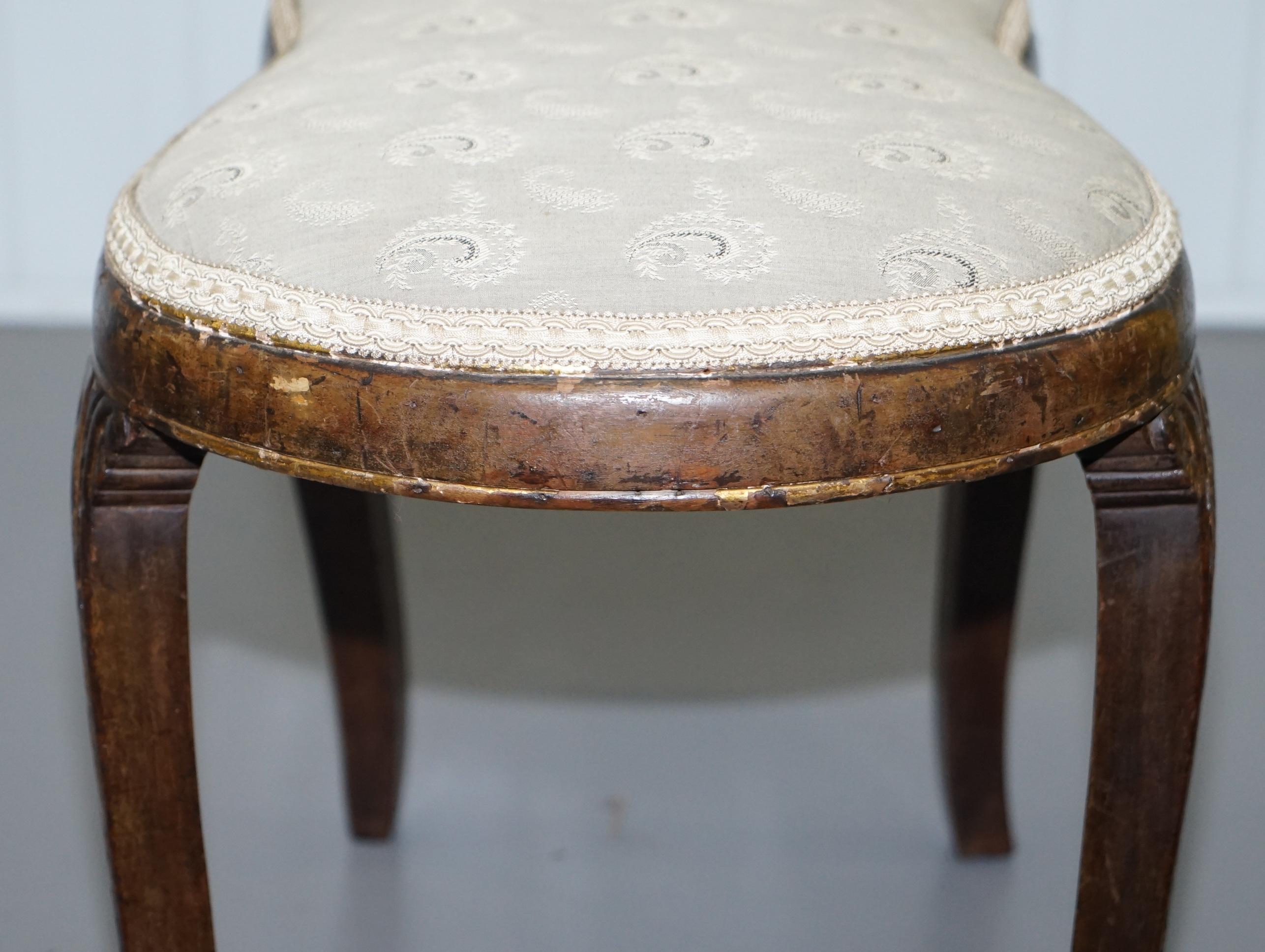 Rare Regency Walnut Giltwood Curved Kidney Saddle Stool Acanthus Leaf Detailing For Sale 6