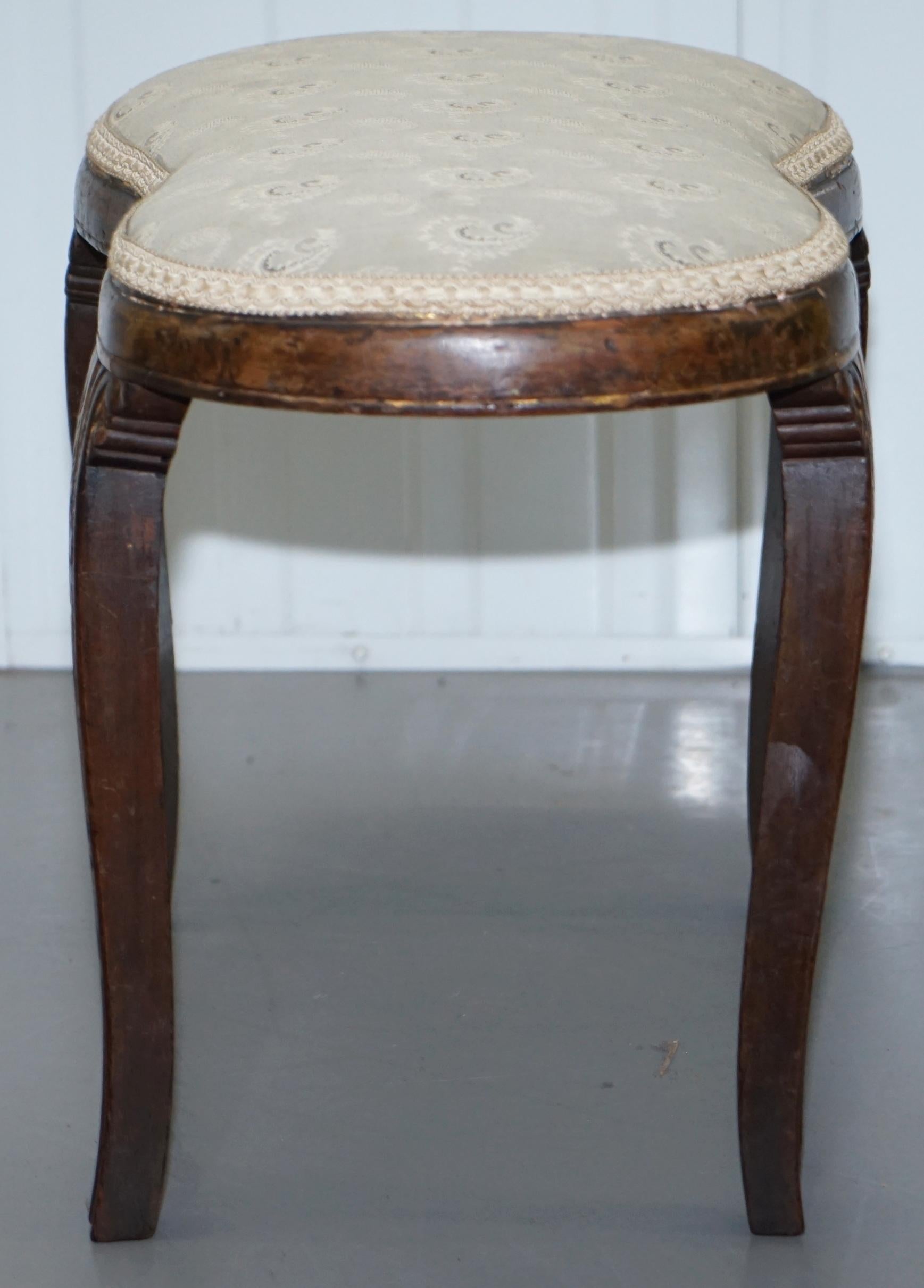 Rare Regency Walnut Giltwood Curved Kidney Saddle Stool Acanthus Leaf Detailing For Sale 9