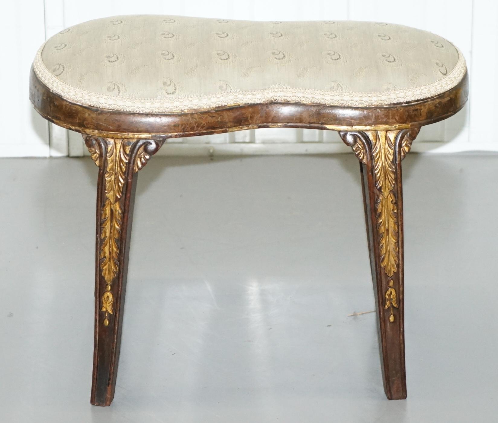 English Rare Regency Walnut Giltwood Curved Kidney Saddle Stool Acanthus Leaf Detailing For Sale