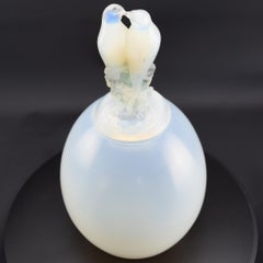 Rare Rene Lalique opalescent Tourterelles vase C1925