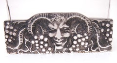 Seltener Rene Lalique Faune Menu Holder aus grauem Buntglas, signiert, original grau gebeizt, um 1928