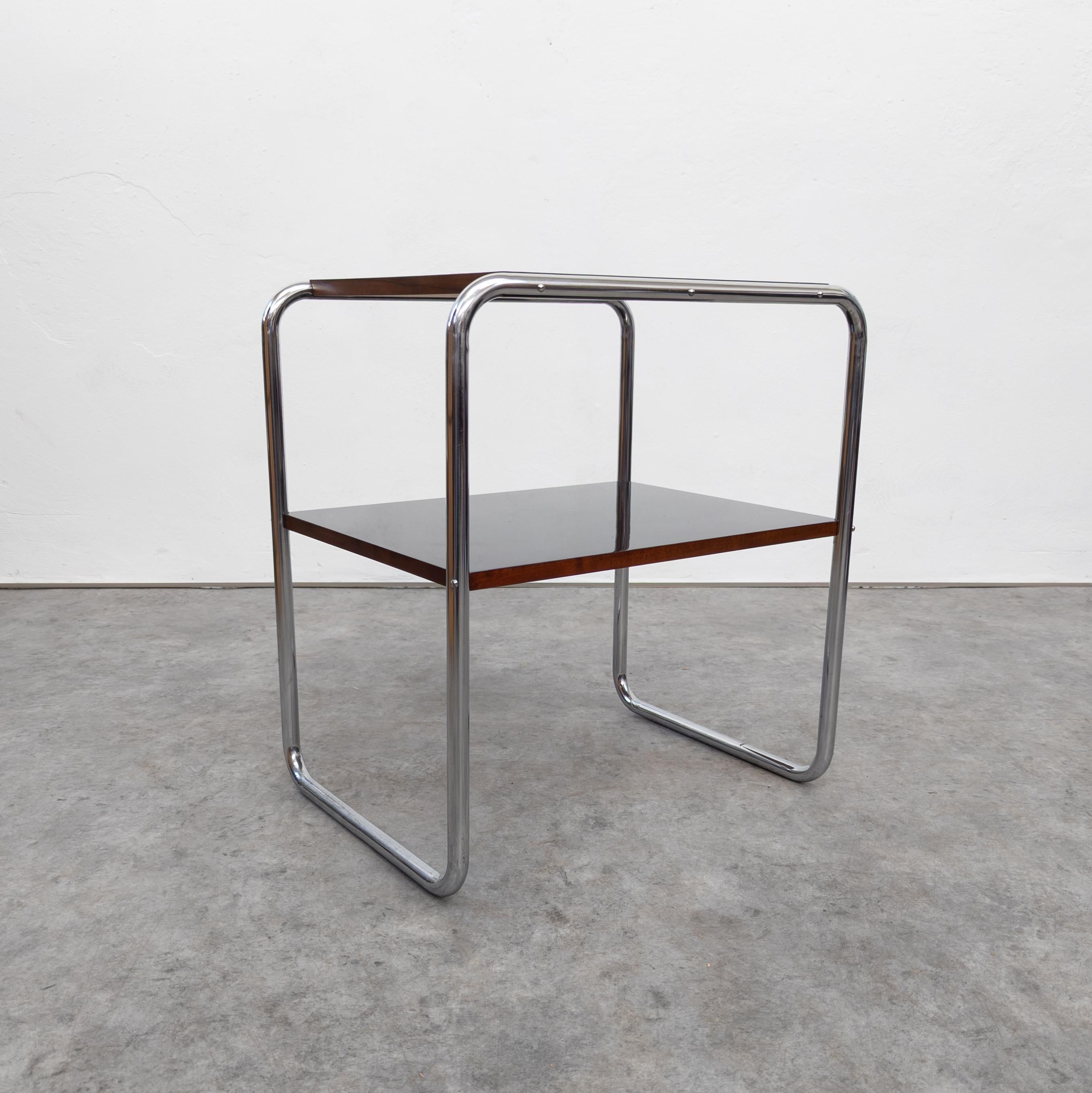 Rare table d'appoint en acier tubulaire Bauhaus restaurée par Marcel Breuer  Bon état - En vente à PRAHA 5, CZ