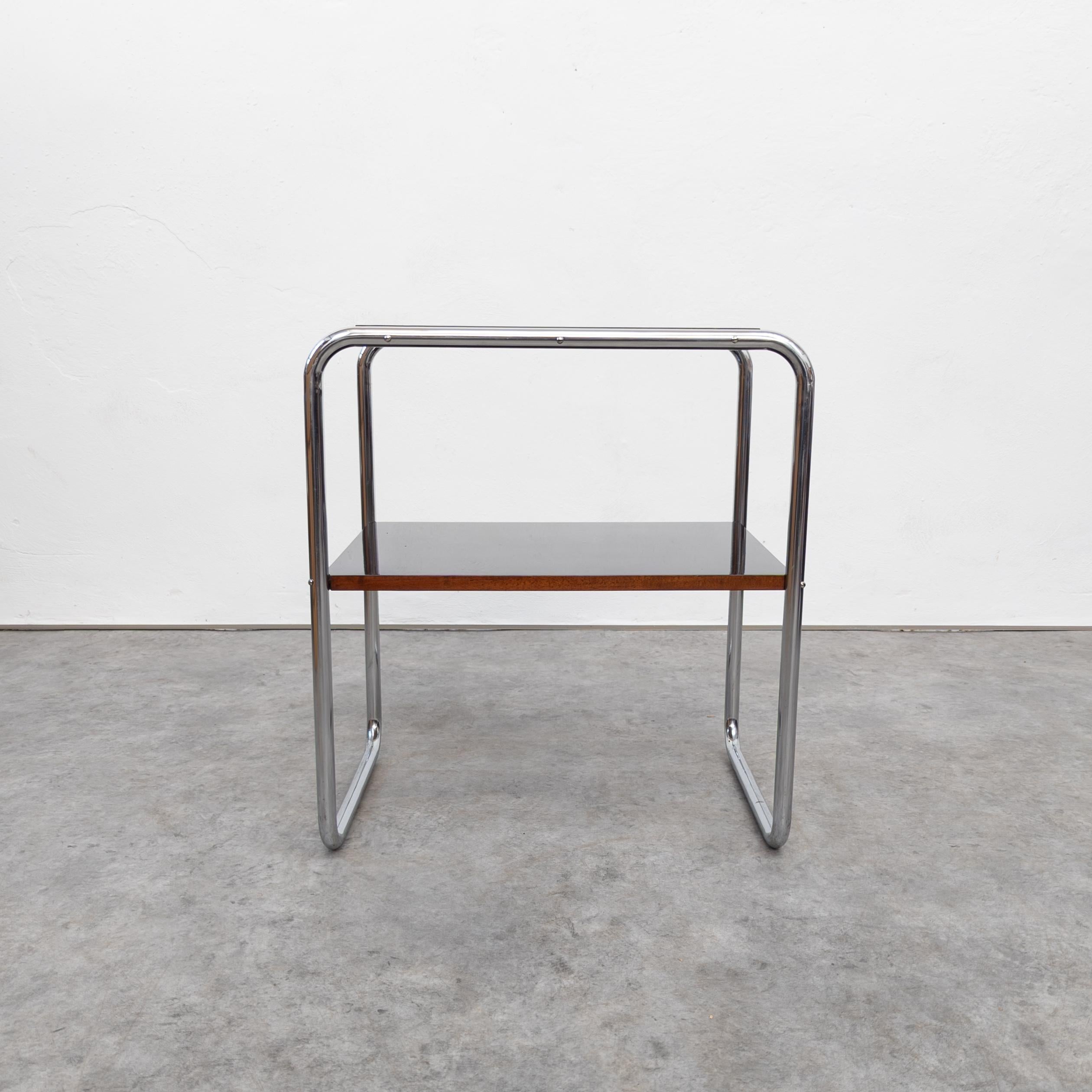 Acier Rare table d'appoint en acier tubulaire Bauhaus restaurée par Marcel Breuer  en vente