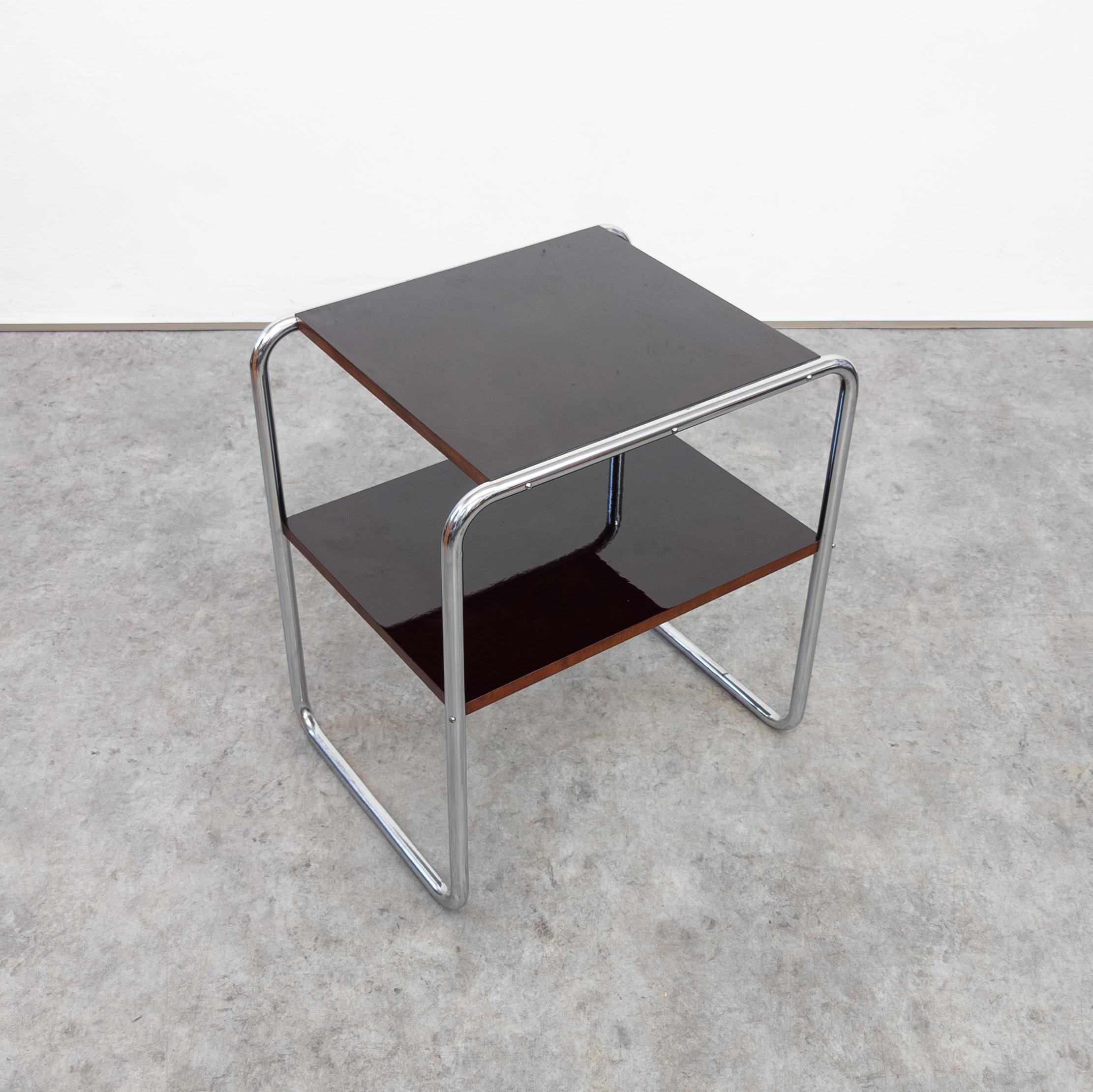 Rare restored Bauhaus tubular steel side table by Marcel Breuer  For Sale 1
